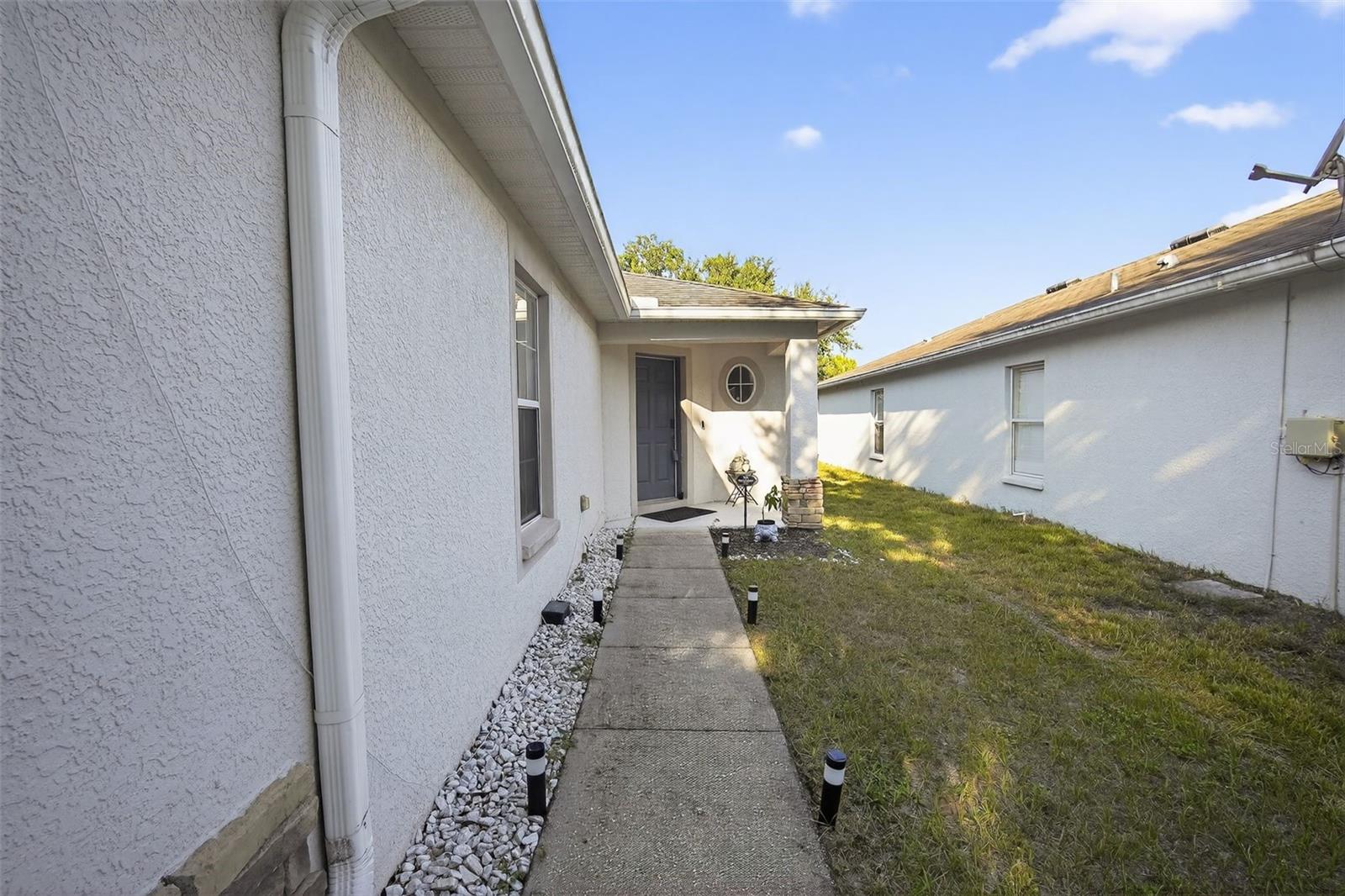 Image 3 of 38 For 10047 Landport Way