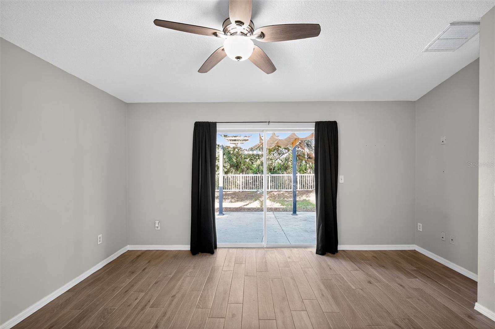 Image 7 of 38 For 10047 Landport Way