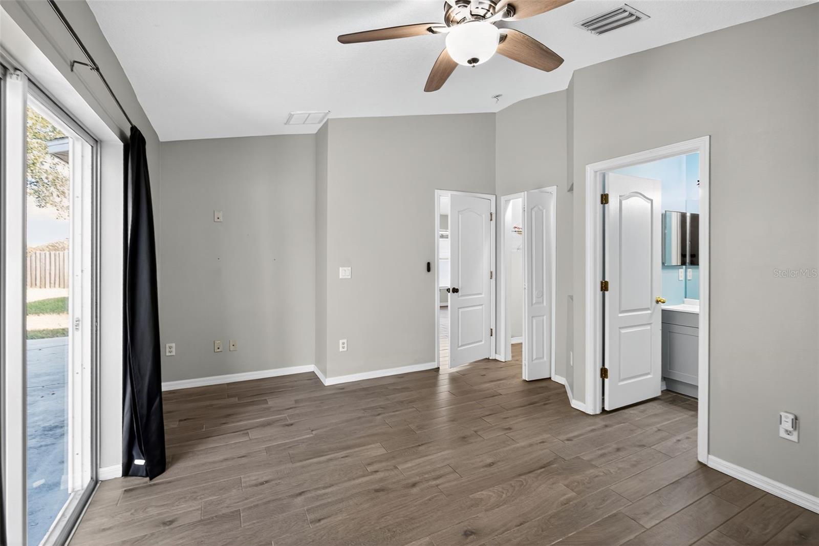 Image 8 of 38 For 10047 Landport Way