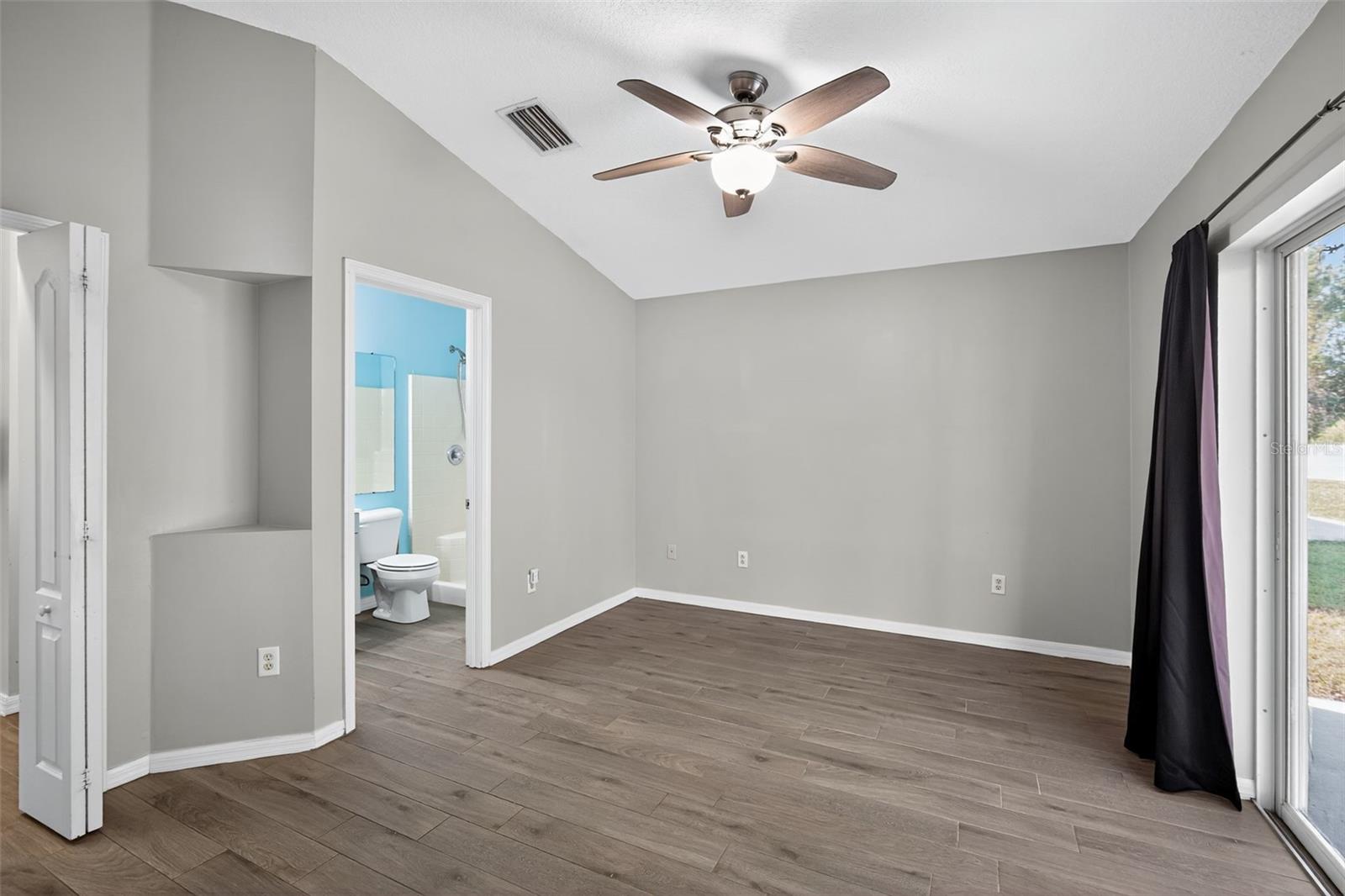 Image 9 of 38 For 10047 Landport Way