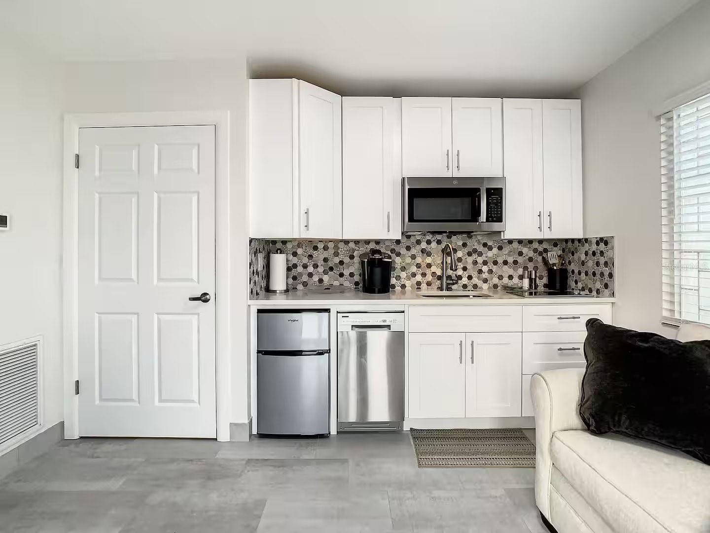 Image 5 of 14 For 102 15th Avenue 2