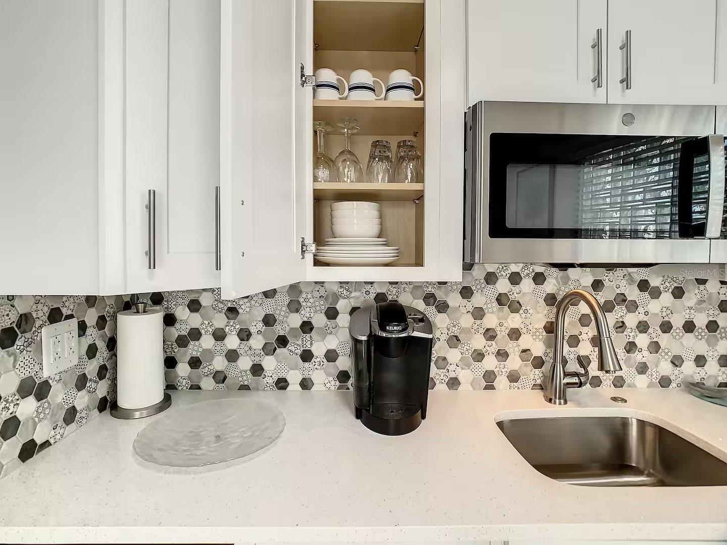 Image 6 of 14 For 102 15th Avenue 2