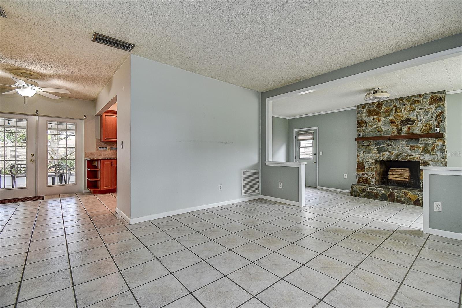 Image 11 of 36 For 8255 82nd Avenue