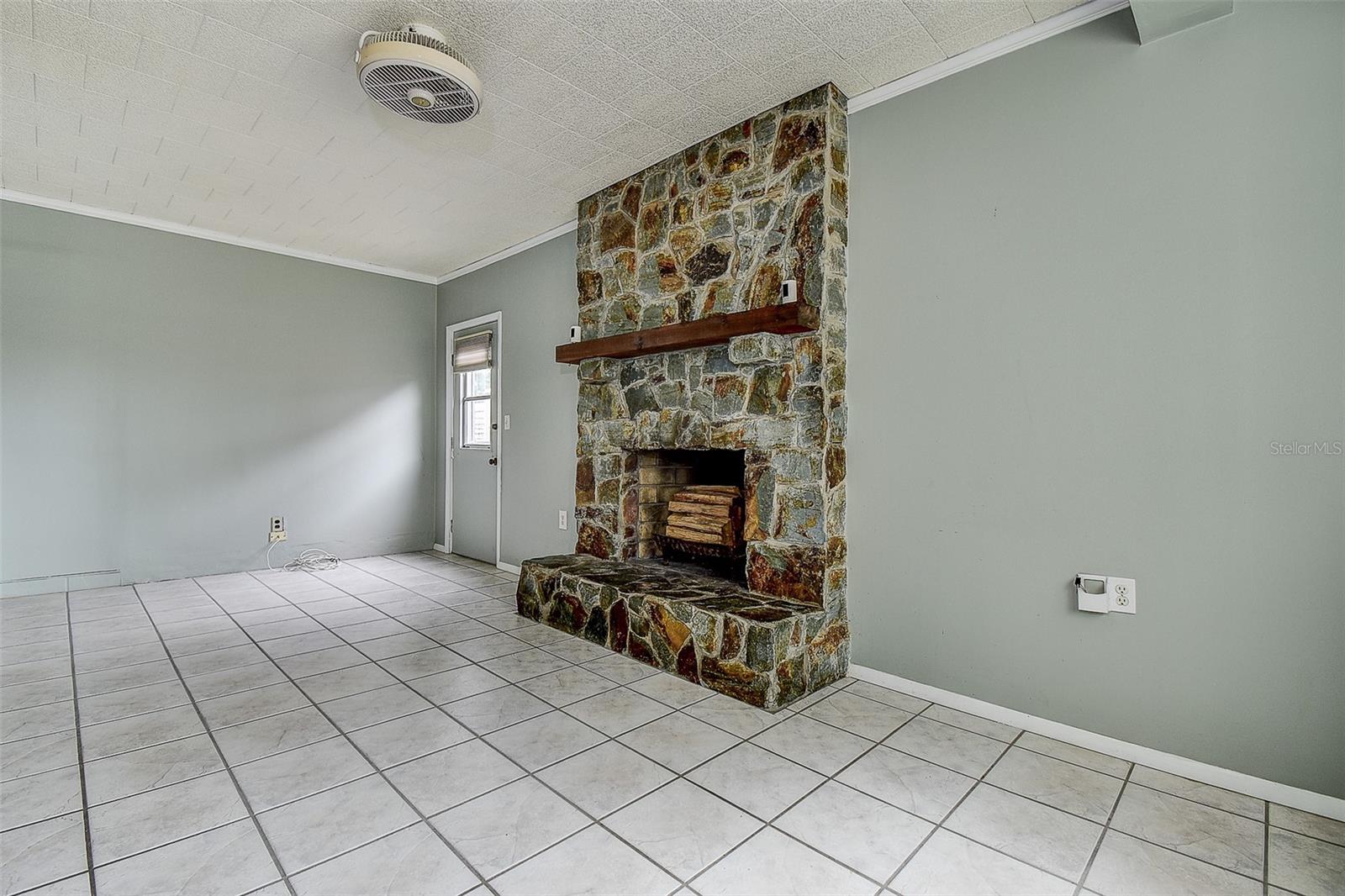 Image 14 of 36 For 8255 82nd Avenue