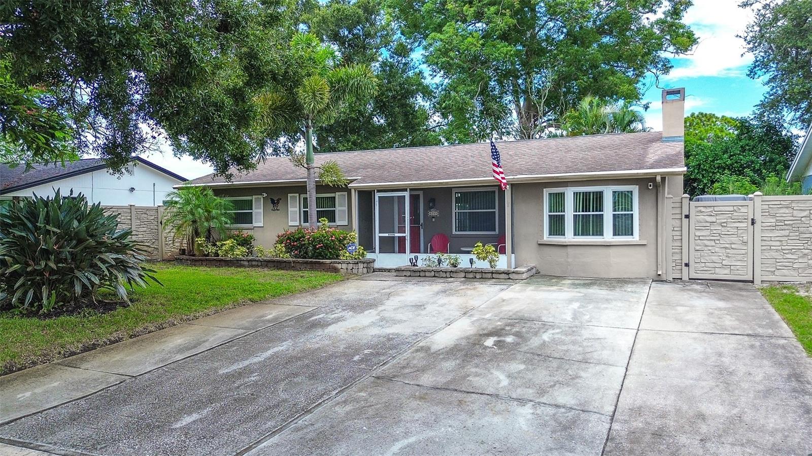 Image 3 of 36 For 8255 82nd Avenue