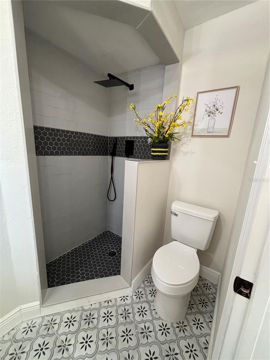 Image 9 of 39 For 6508 34th Street
