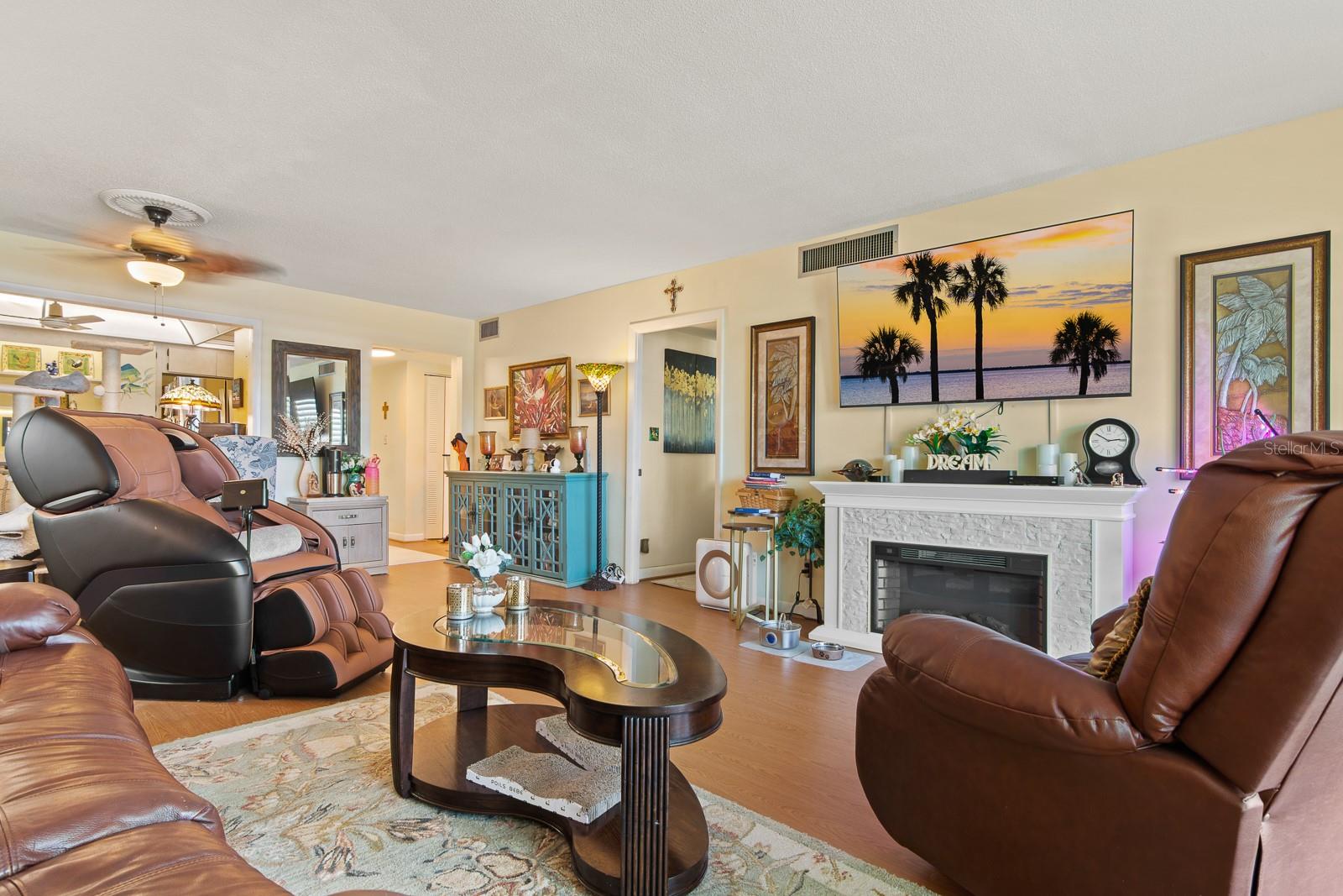 Image 10 of 39 For 420 64th Avenue 202