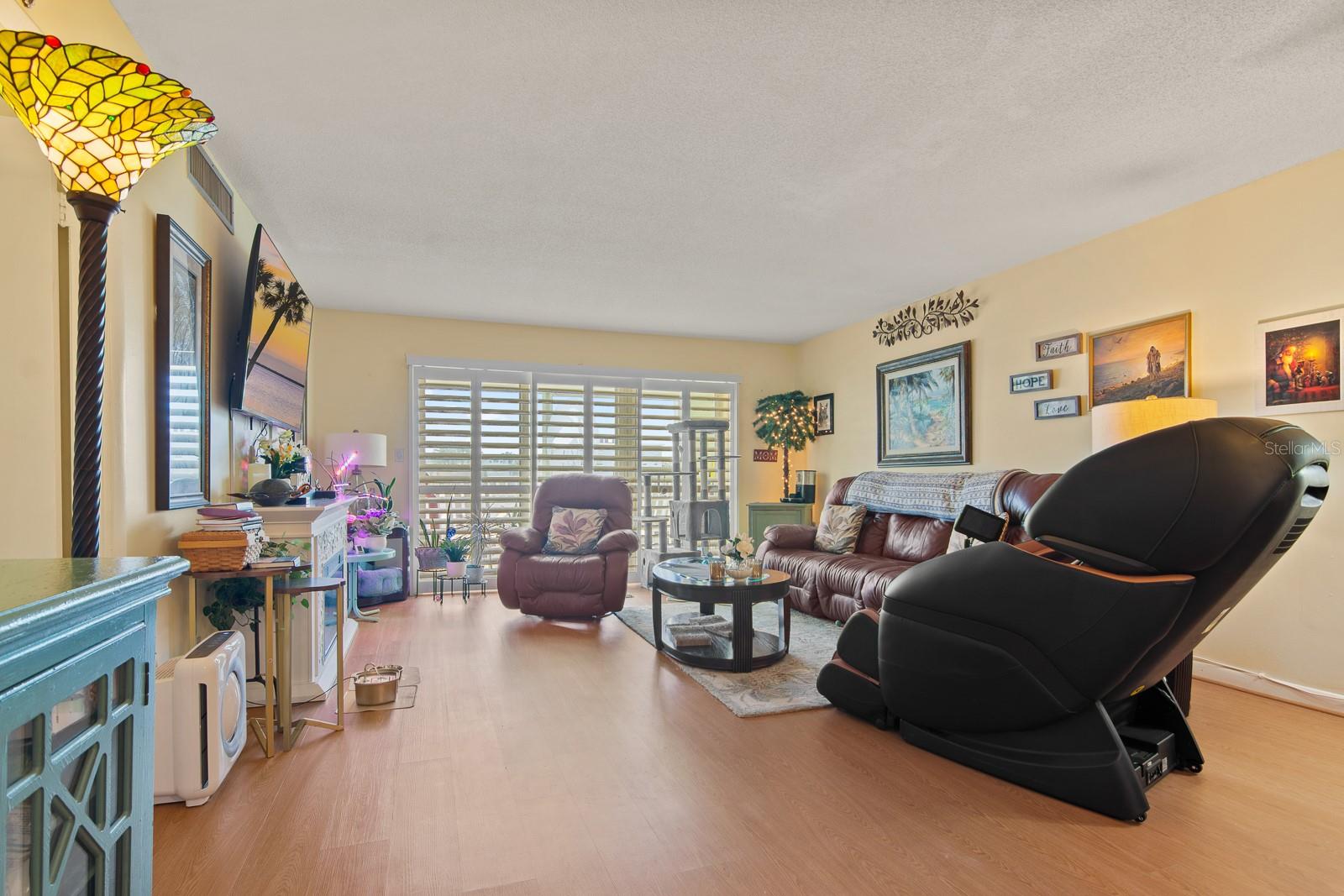 Image 8 of 39 For 420 64th Avenue 202