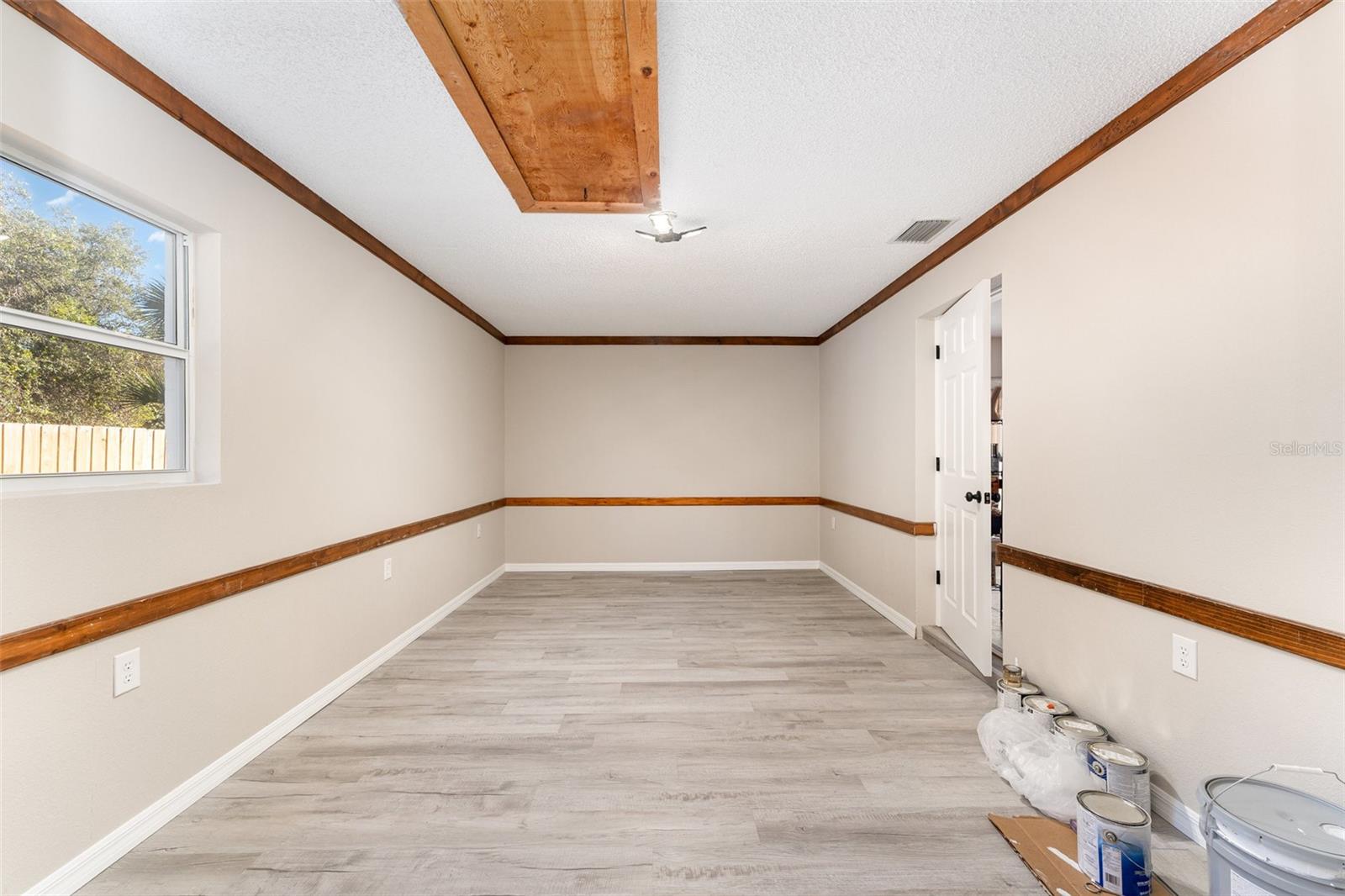 Image 11 of 37 For 7730 White Road