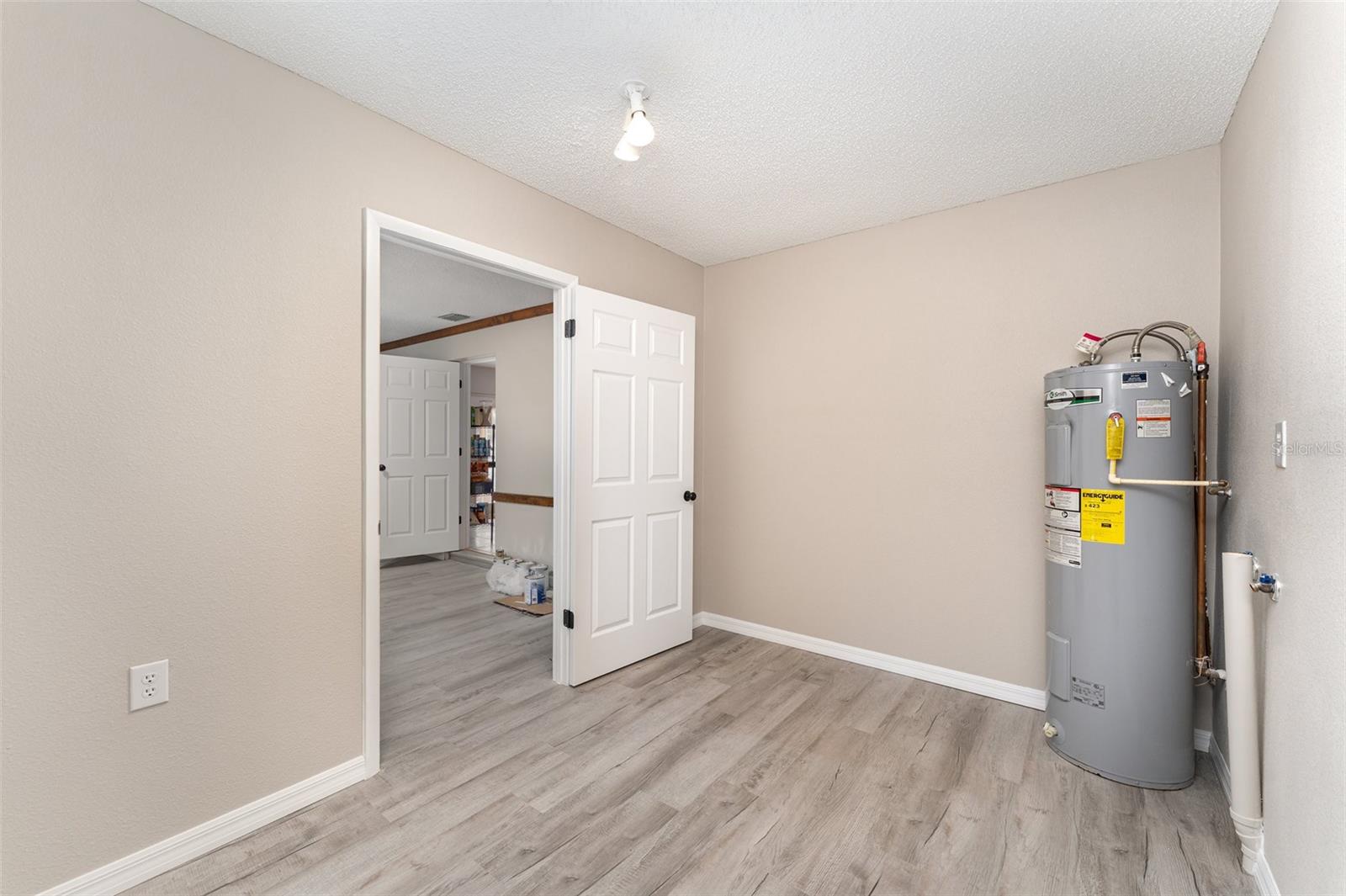 Image 13 of 37 For 7730 White Road