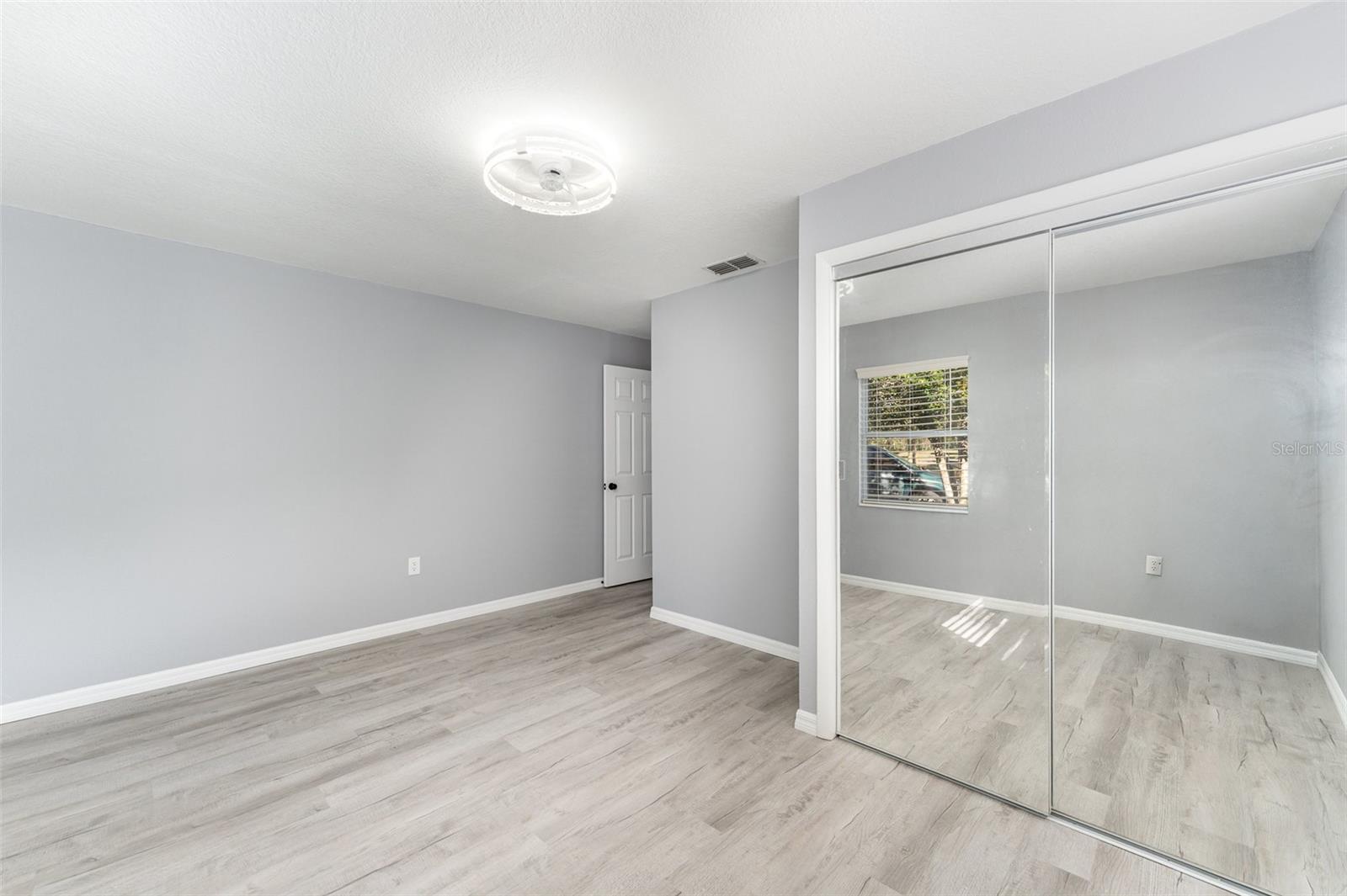 Image 21 of 37 For 7730 White Road