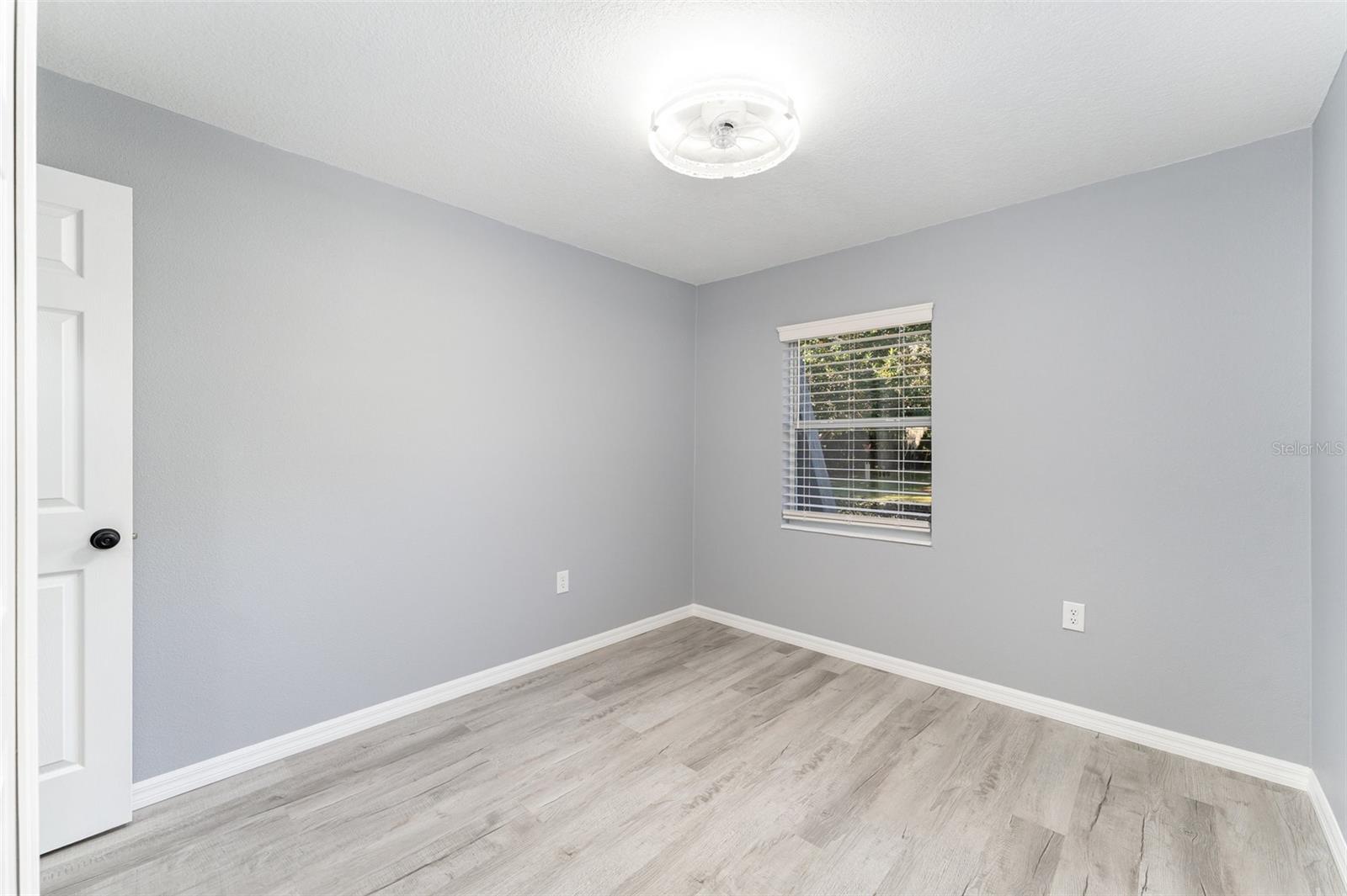 Image 26 of 37 For 7730 White Road