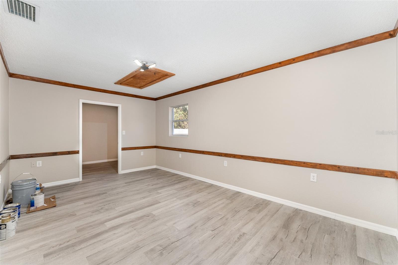 Image 6 of 37 For 7730 White Road