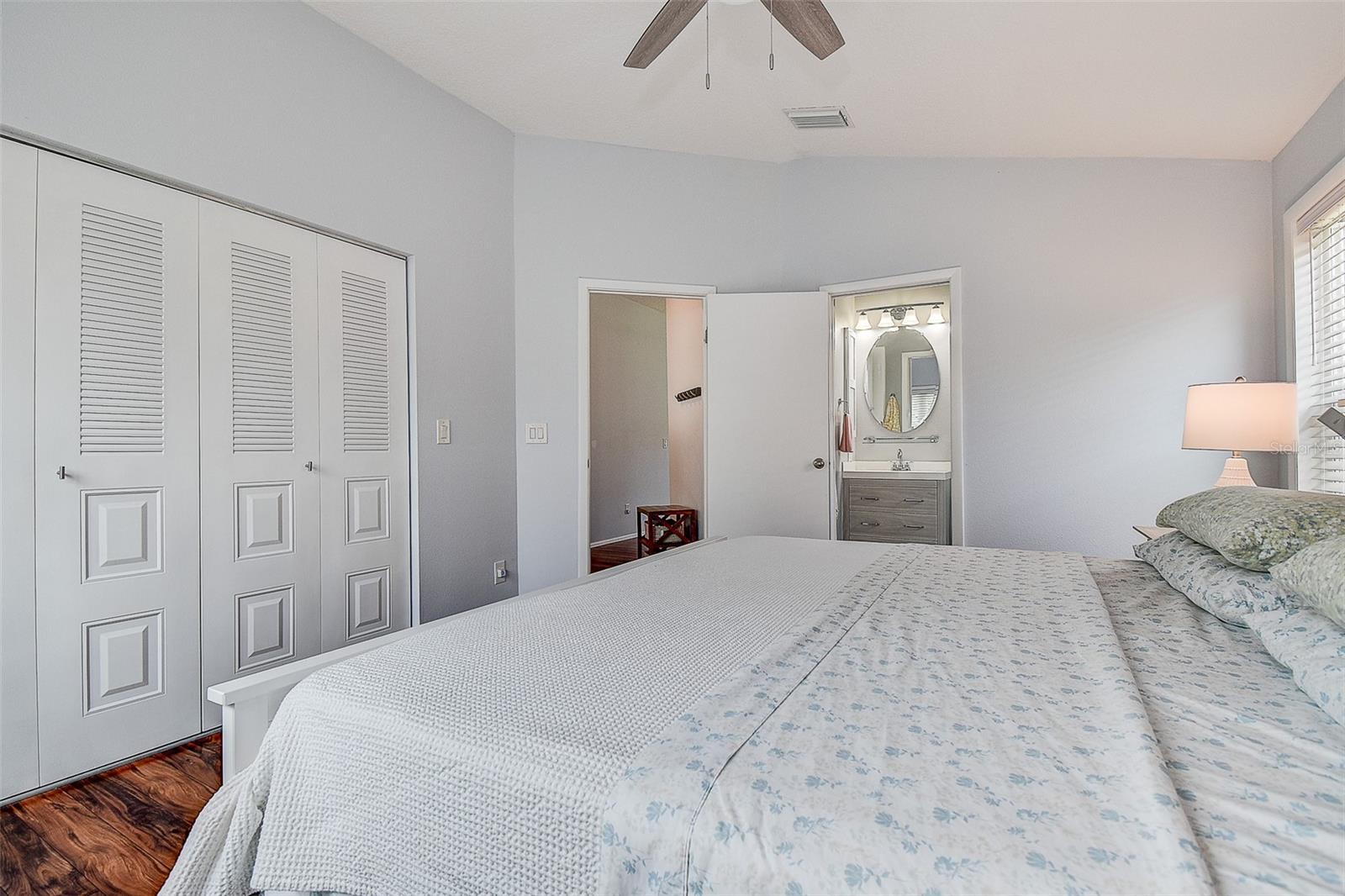 Image 12 of 40 For 864 Franklin Circle