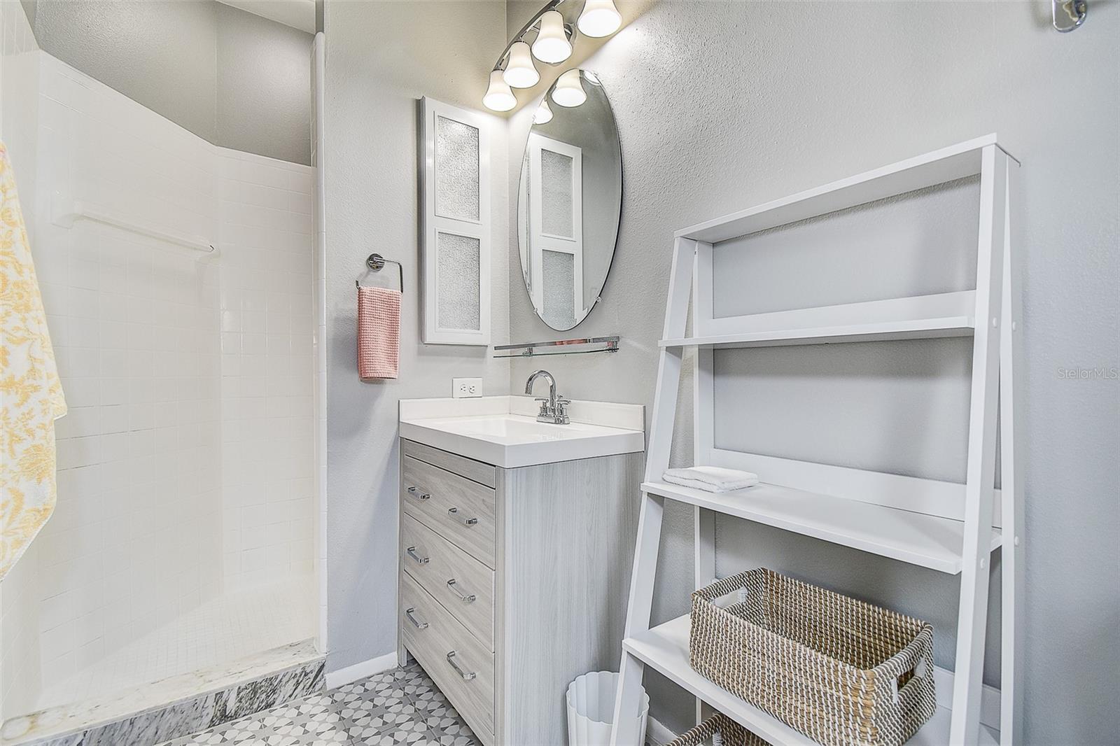 Image 14 of 40 For 864 Franklin Circle