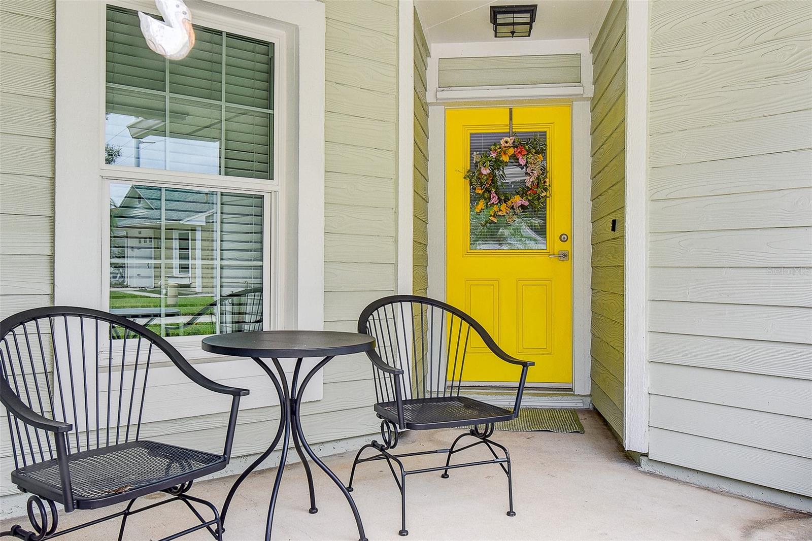 Image 2 of 40 For 864 Franklin Circle