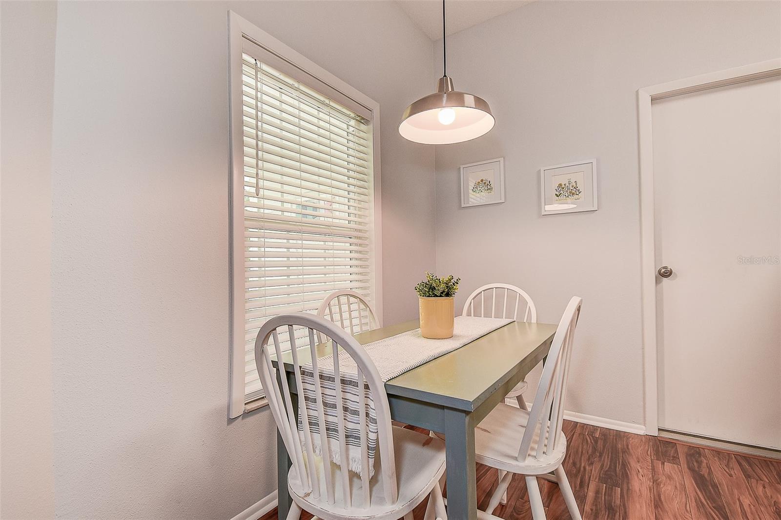 Image 20 of 40 For 864 Franklin Circle