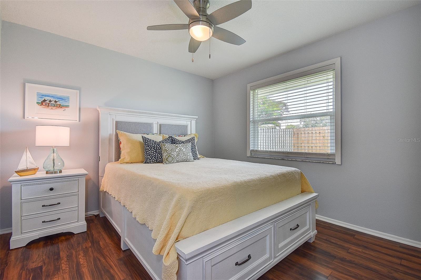 Image 21 of 40 For 864 Franklin Circle