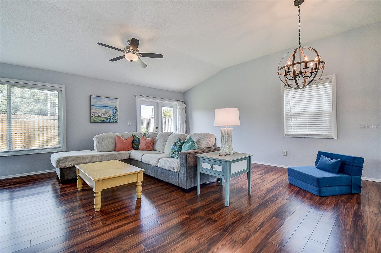 Image 4 of 40 For 864 Franklin Circle