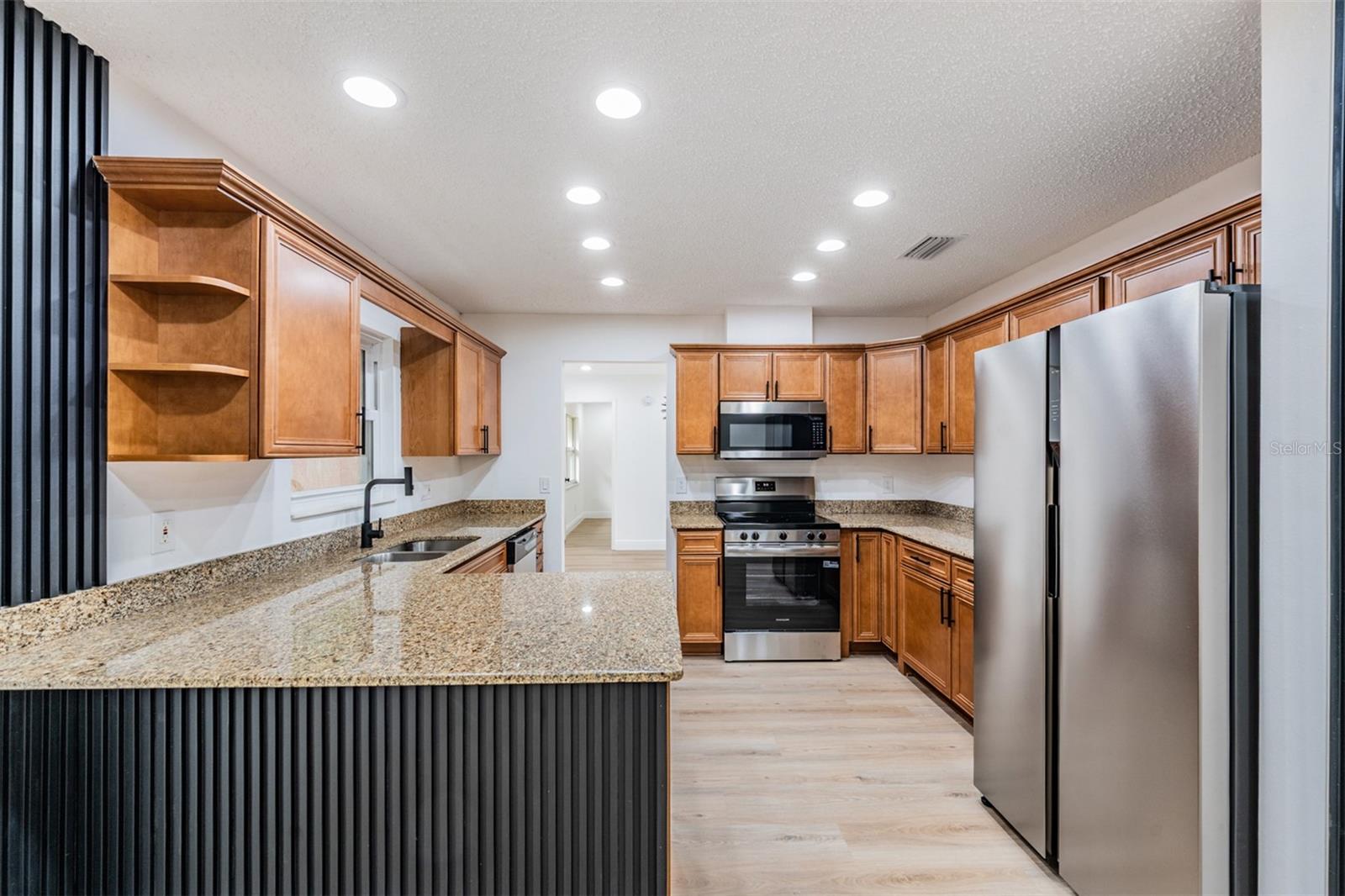 Image 11 of 32 For 9504 Cluster Avenue