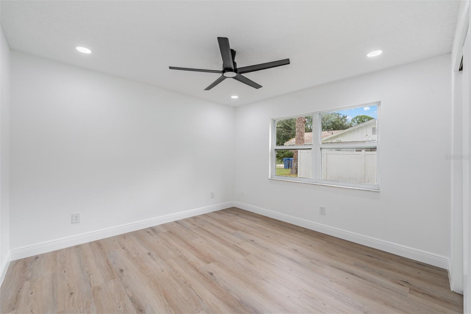 Image 16 of 32 For 9504 Cluster Avenue