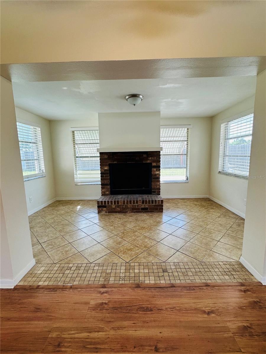 Image 4 of 14 For 218 Maywood Avenue