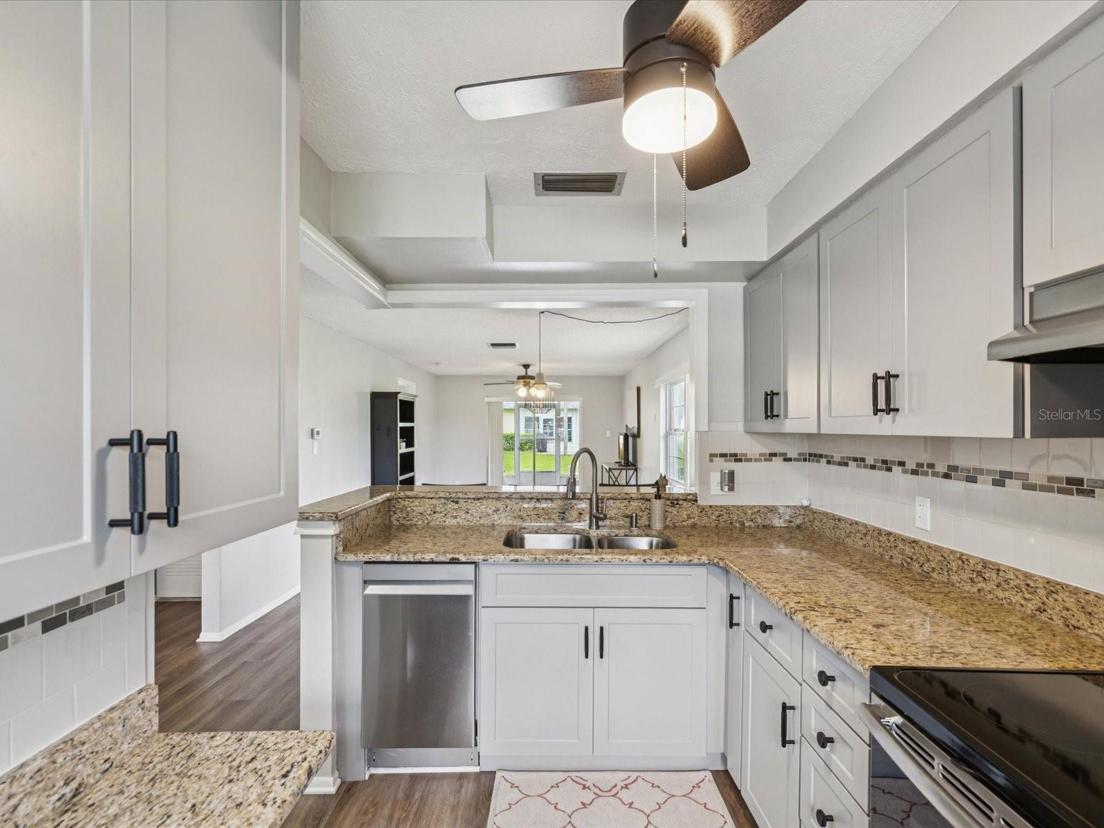 Image 8 of 42 For 3683 Trophy Boulevard 7