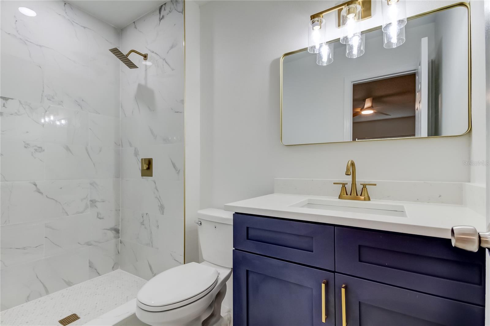 Listing photo id 8 for 4817 97th Avenue