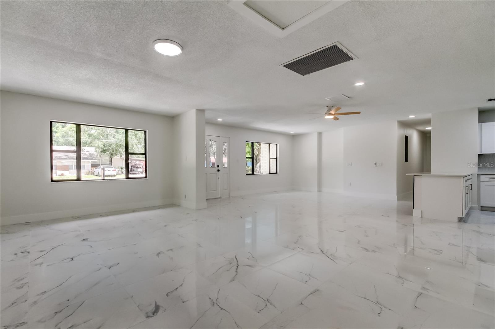 Listing photo id 0 for 4817 97th Avenue