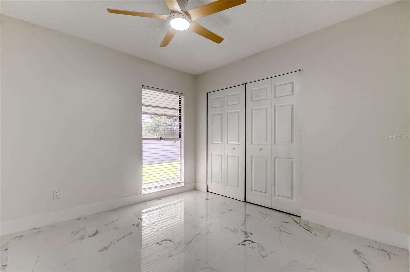 Listing photo id 3 for 4817 97th Avenue