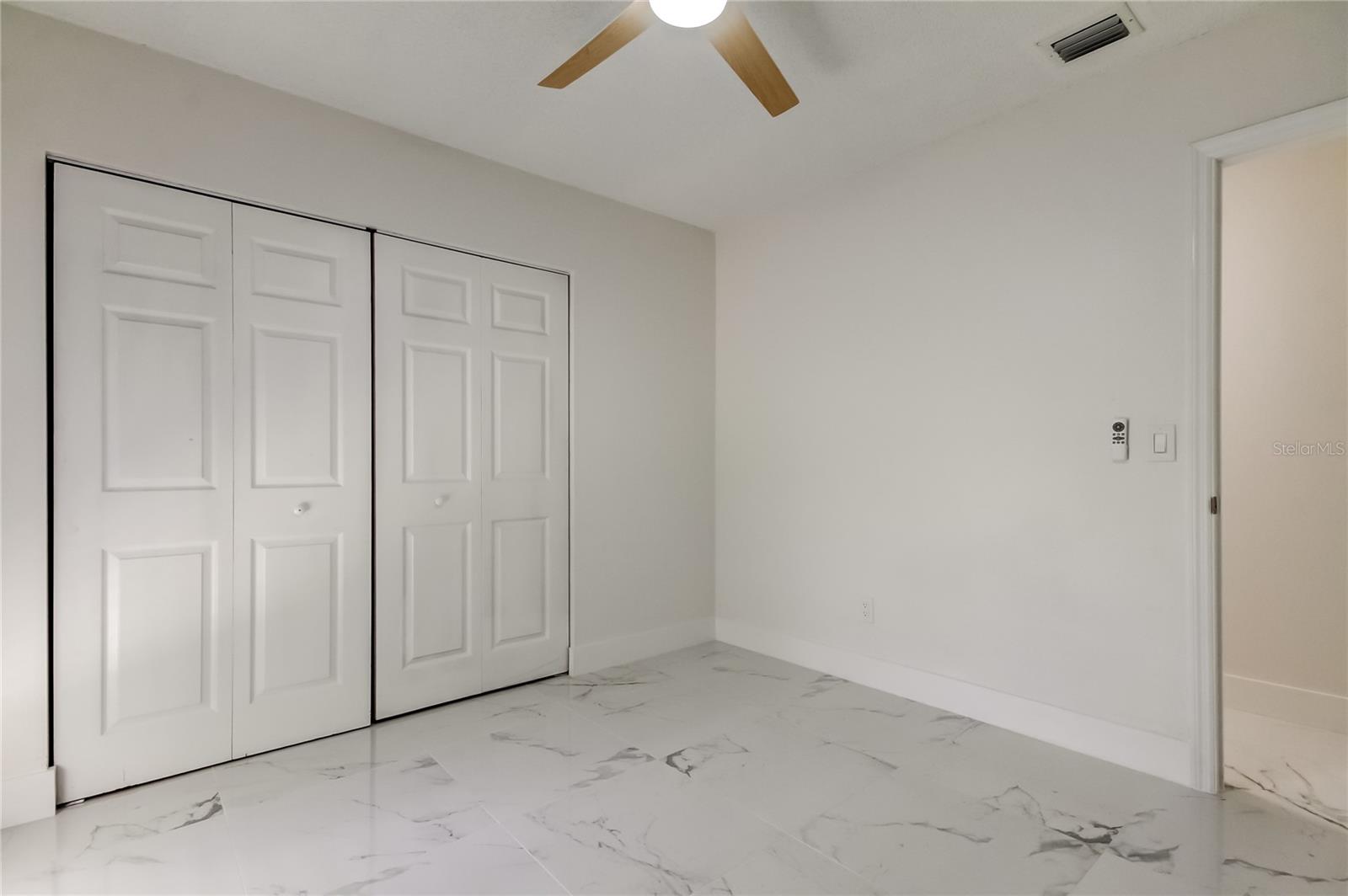 Listing photo id 4 for 4817 97th Avenue