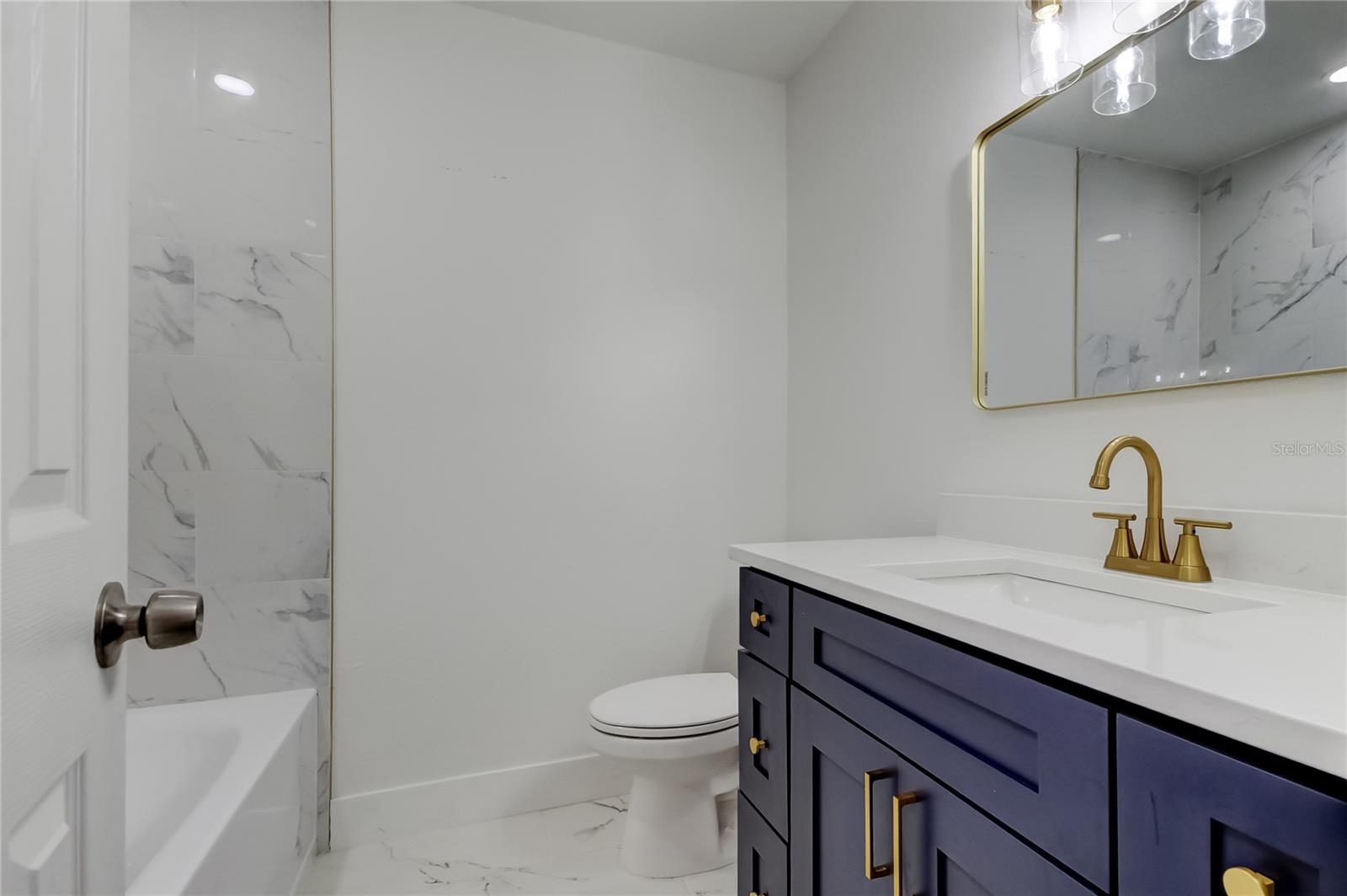 Listing photo id 5 for 4817 97th Avenue