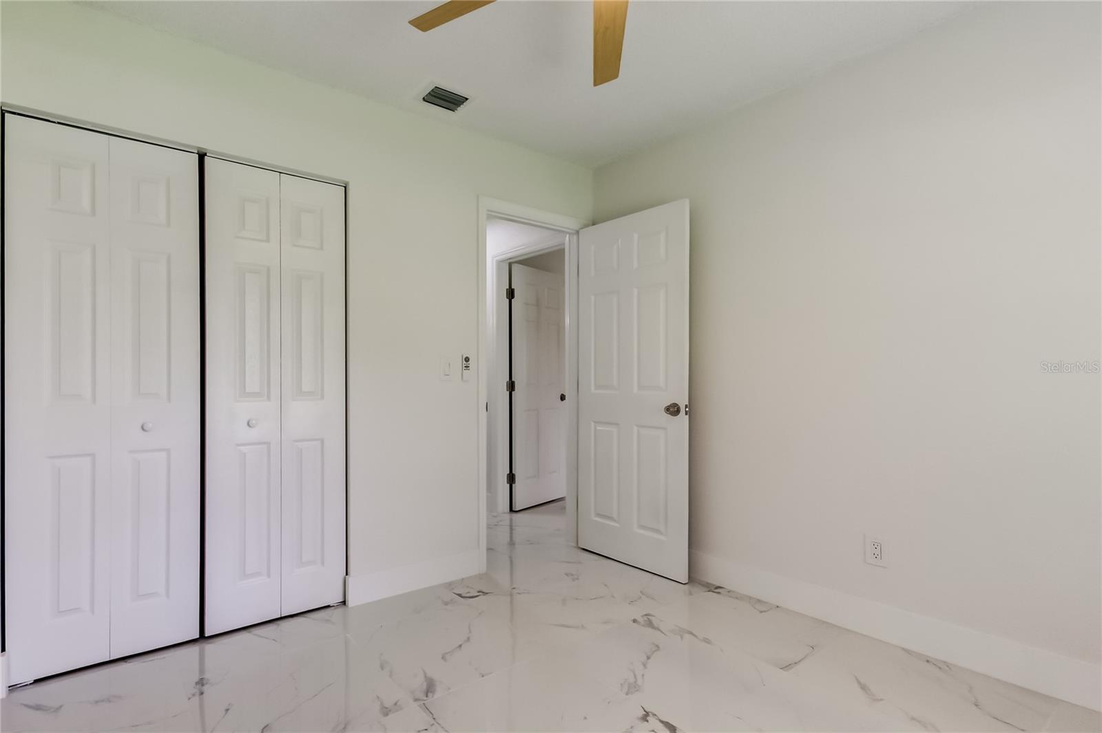 Listing photo id 6 for 4817 97th Avenue