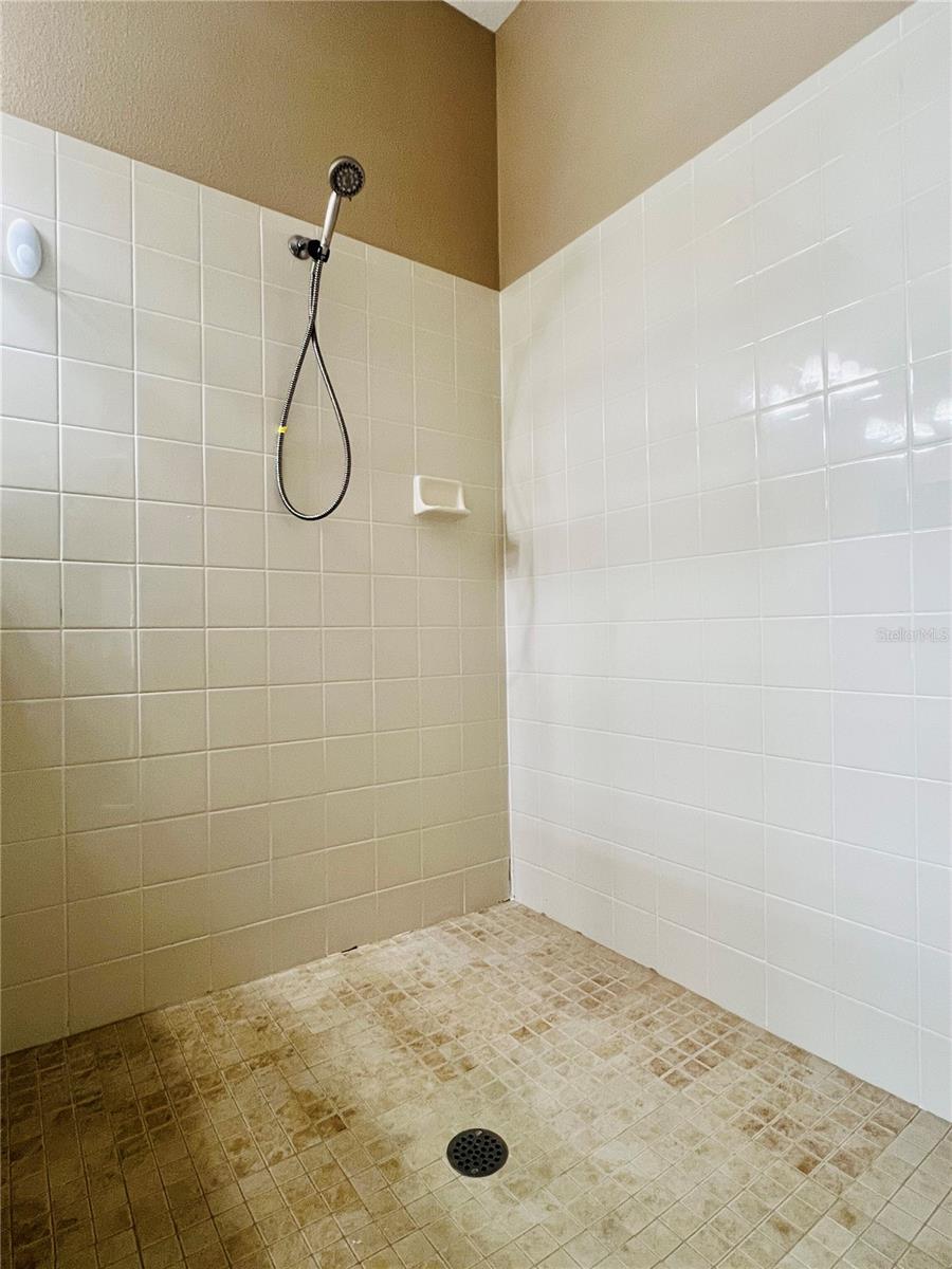 Image 13 of 18 For 19412 Weymouth Drive
