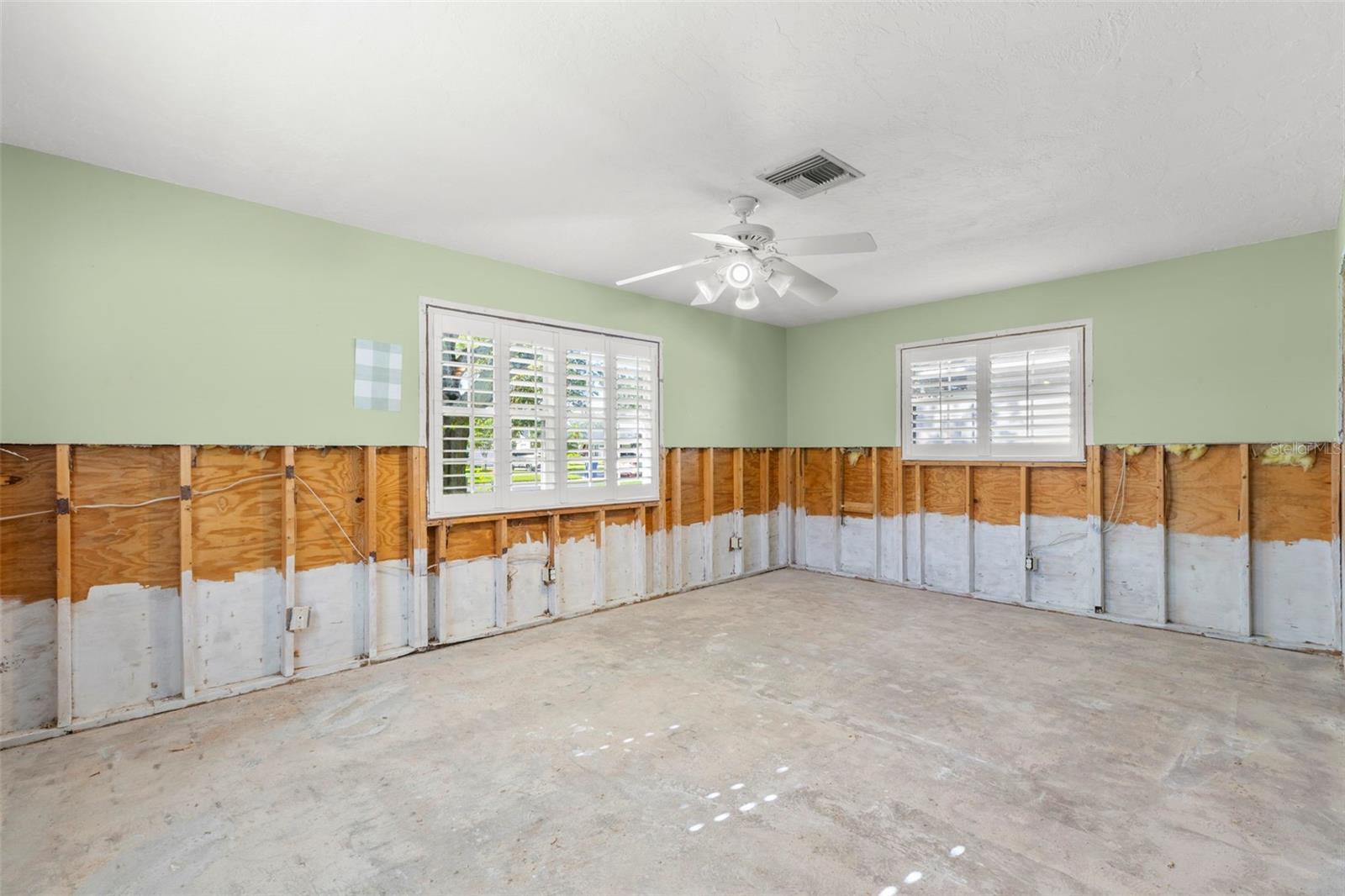 Image 22 of 30 For 1467 54th Avenue Ne