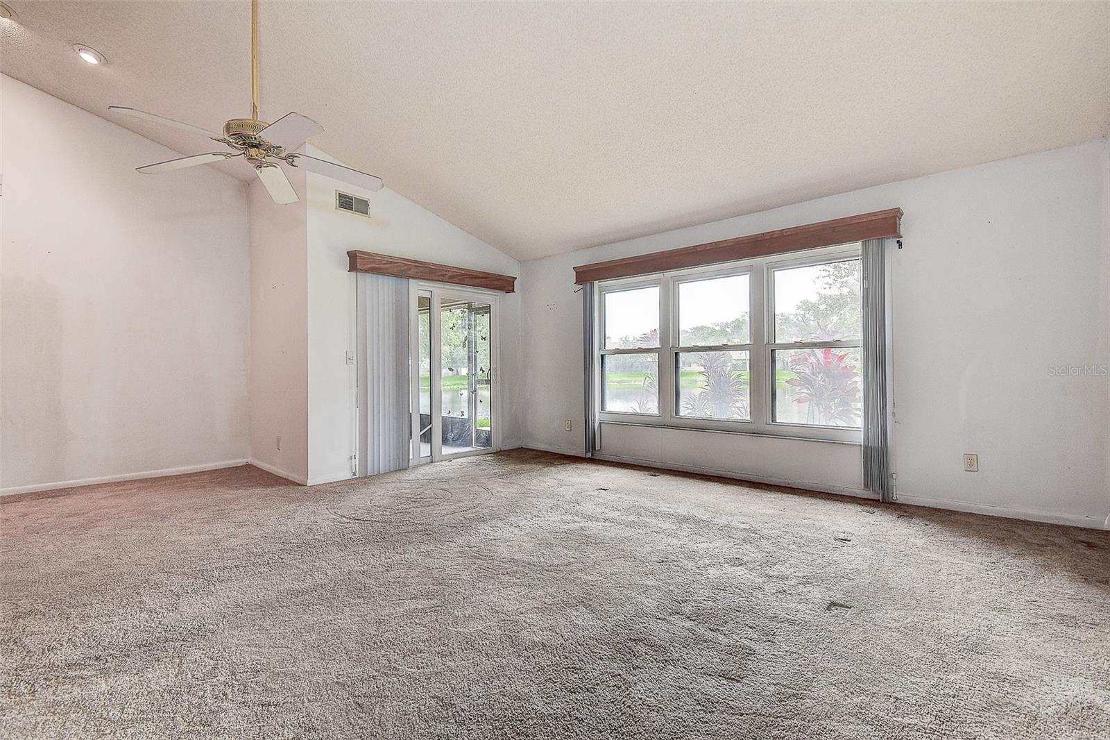 Image 19 of 38 For 9981 Lake Seminole Drive W