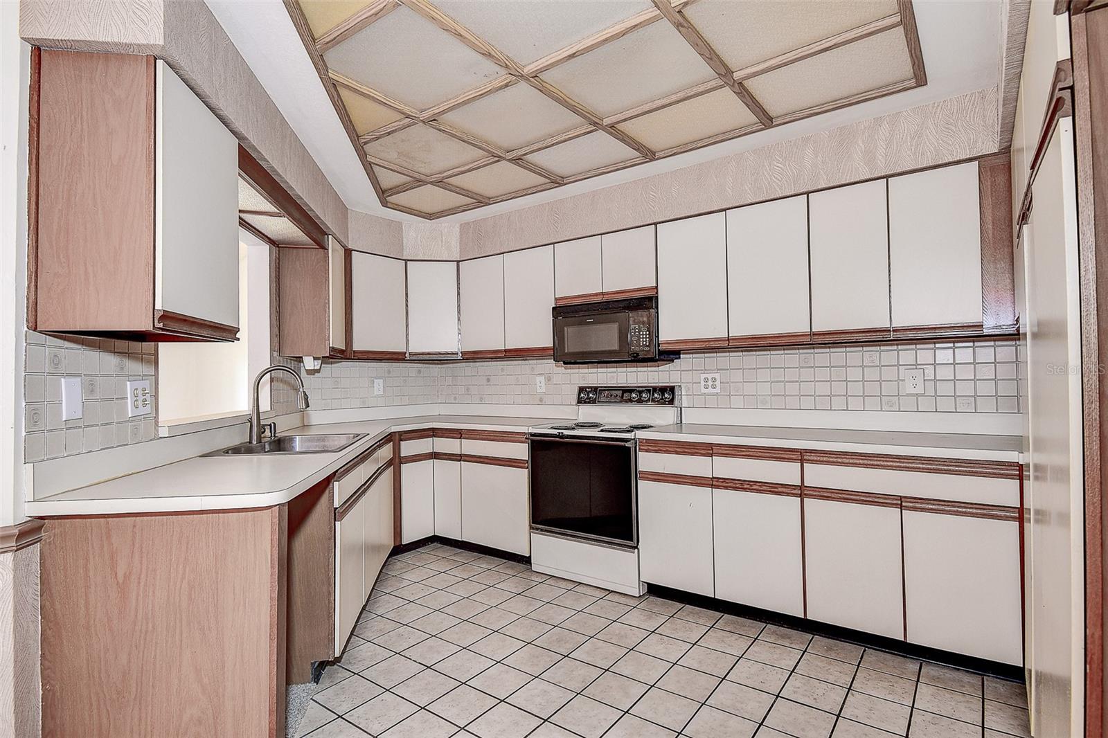 Image 22 of 38 For 9981 Lake Seminole Drive W