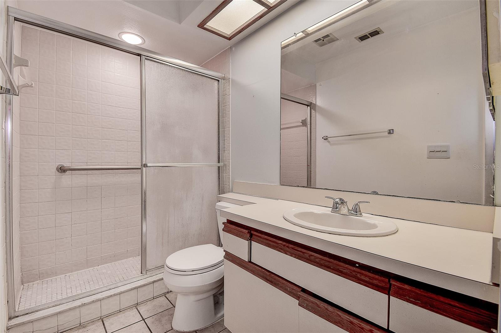 Image 31 of 38 For 9981 Lake Seminole Drive W