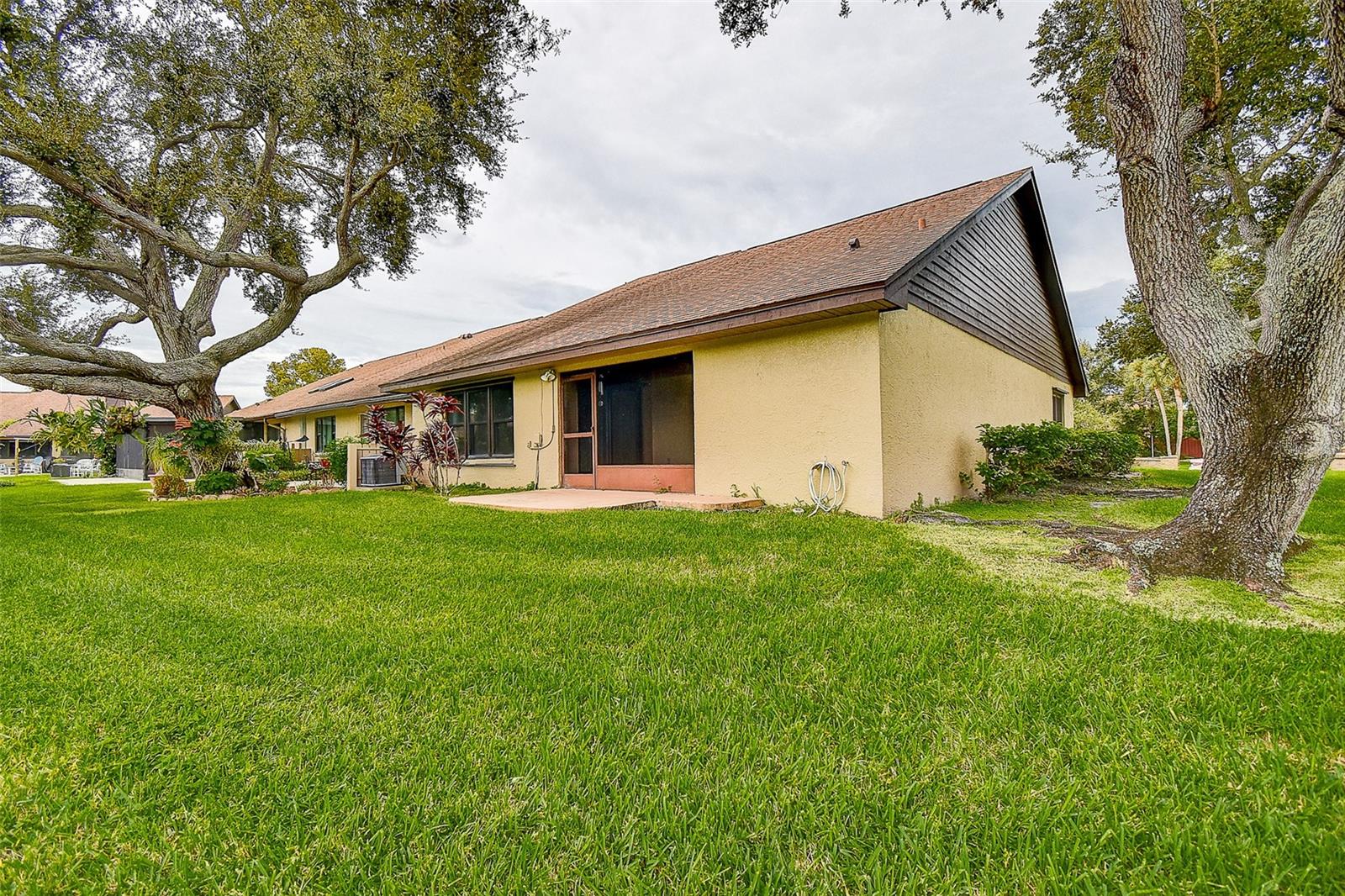 Image 35 of 38 For 9981 Lake Seminole Drive W
