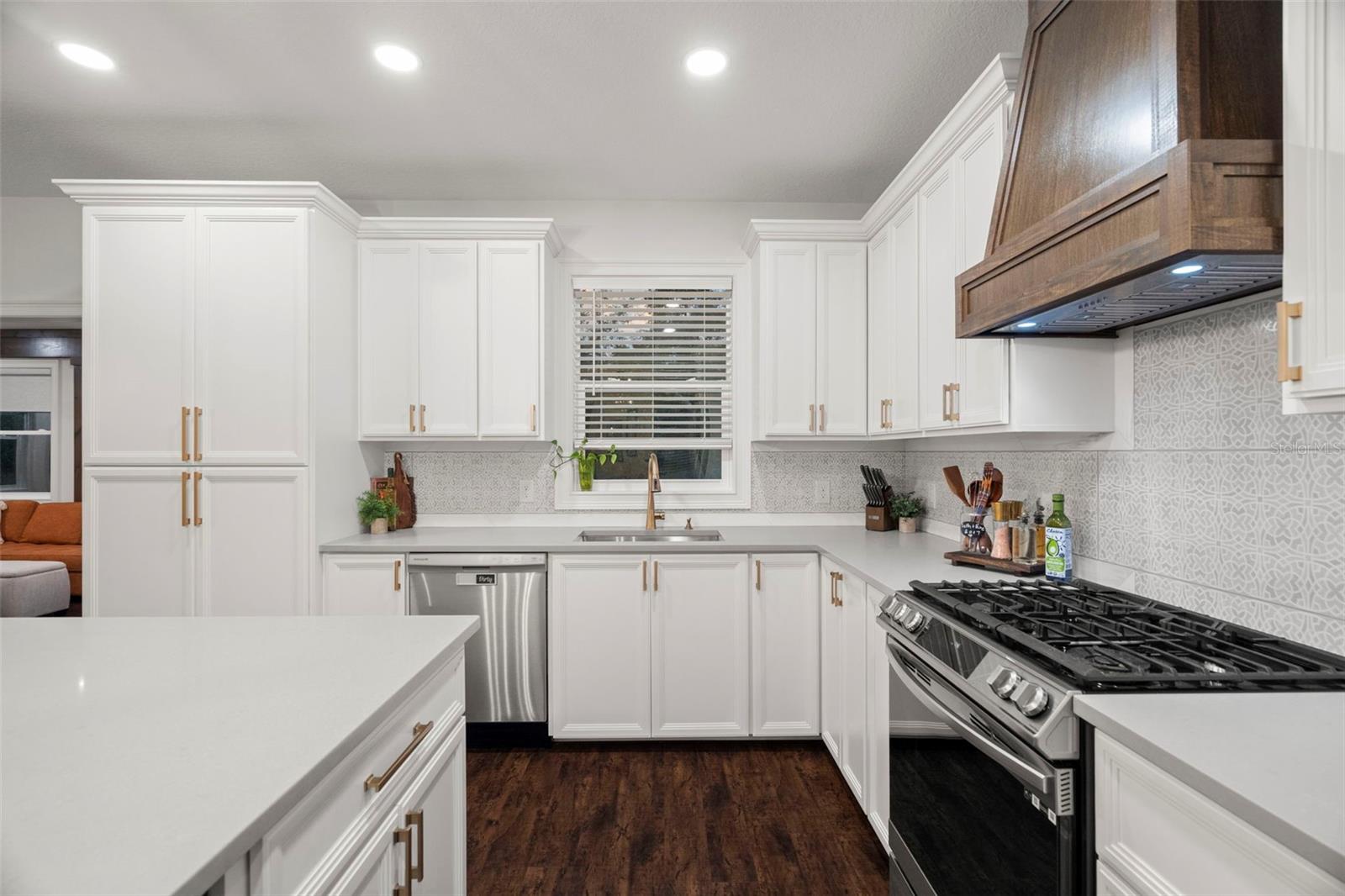 Image 11 of 49 For 34020 Cornerstone Dr
