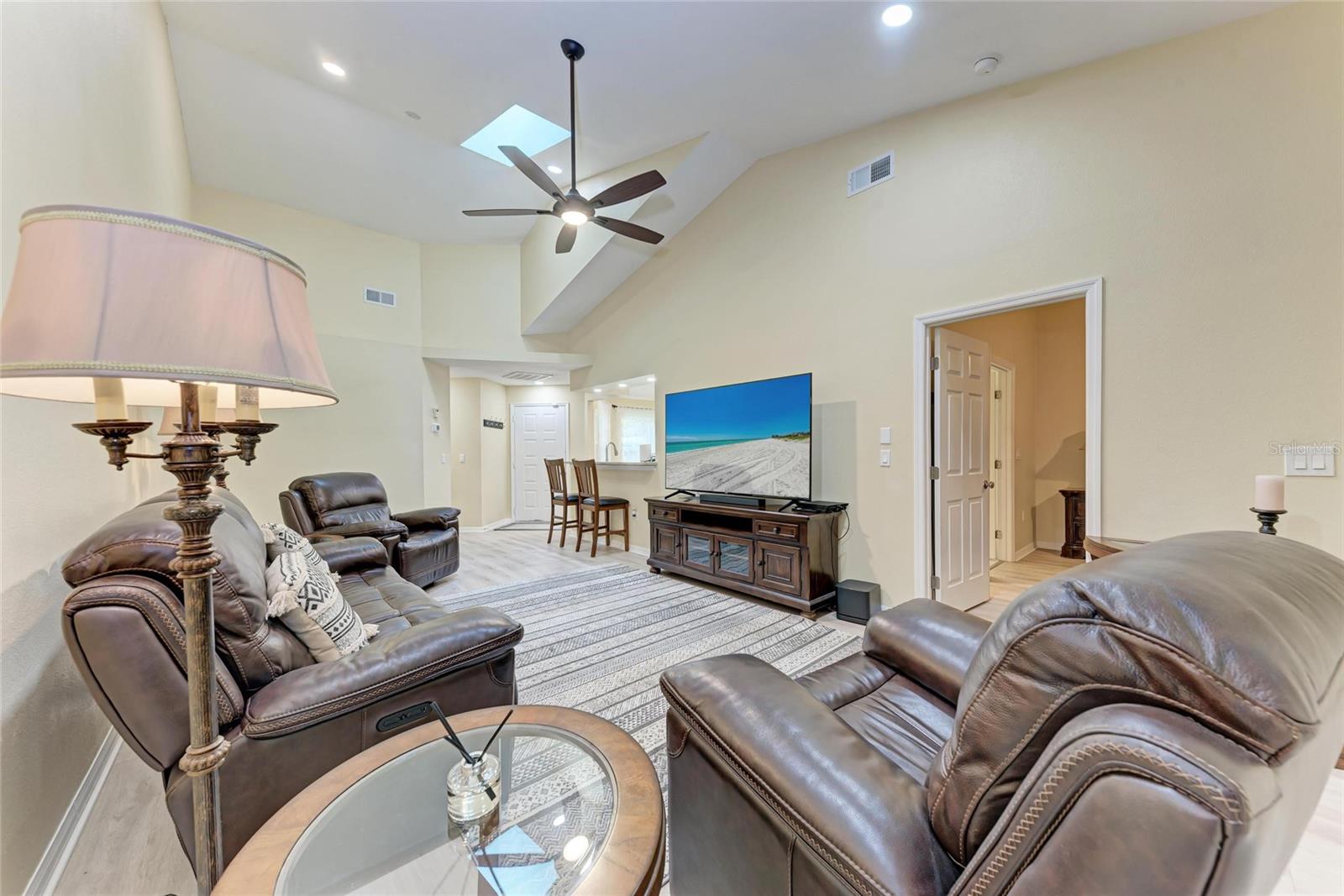 Image 10 of 99 For 5633 Monte Rosso Road