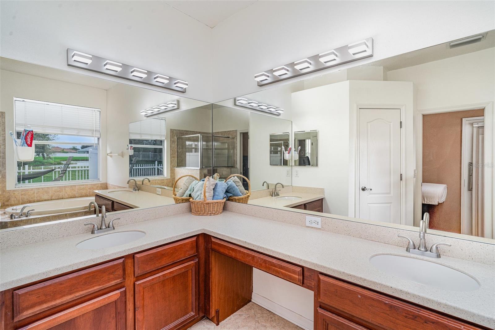 Image 19 of 31 For 13612 Sigler Street