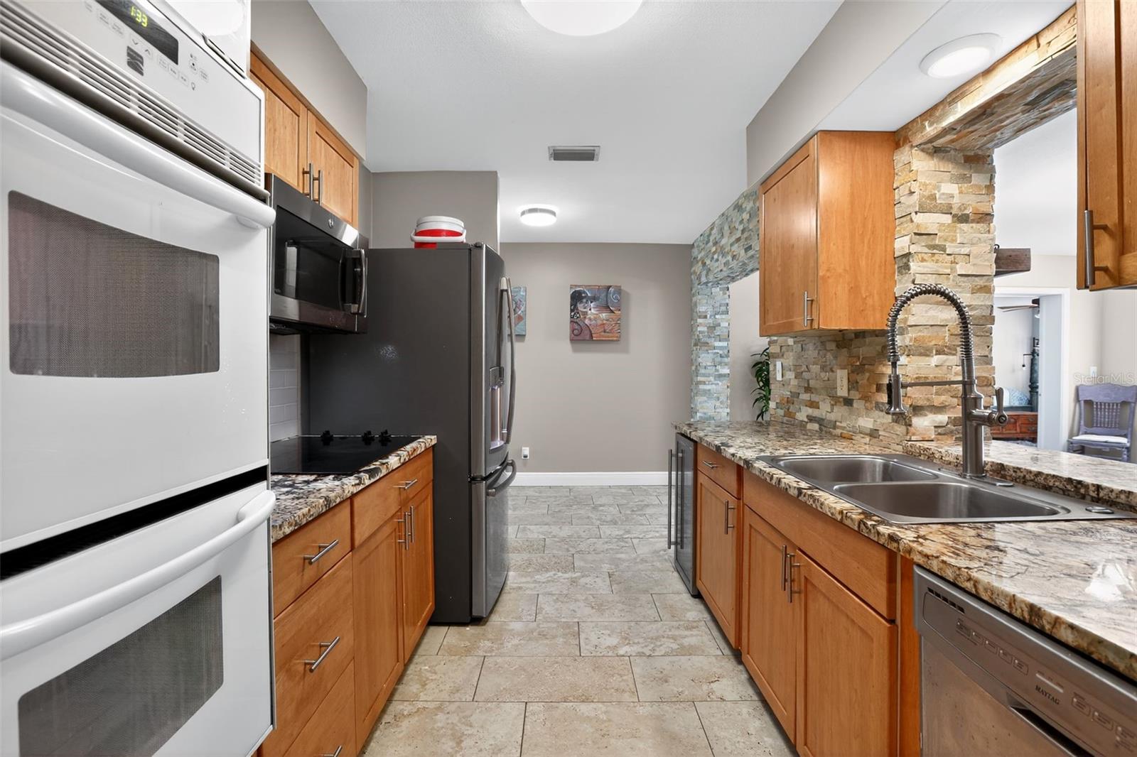 Image 12 of 30 For 10898 103rd Avenue