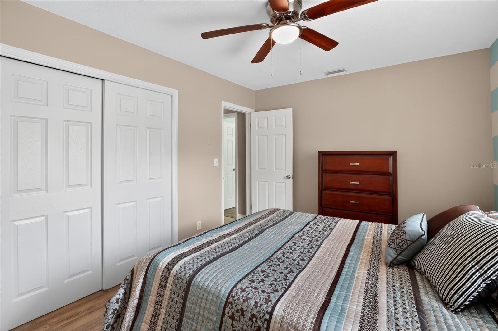 Image 17 of 30 For 10898 103rd Avenue