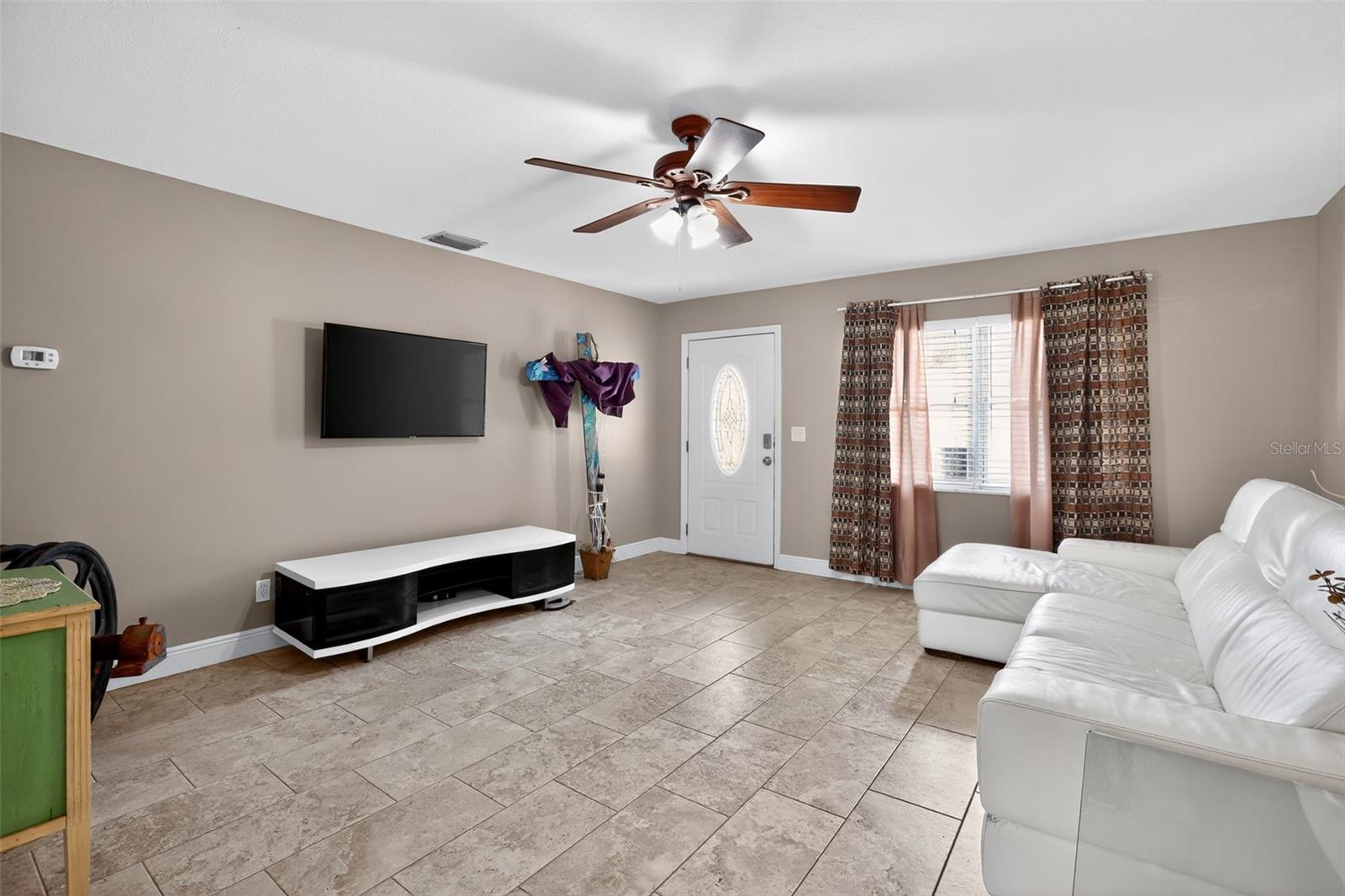 Image 21 of 30 For 10898 103rd Avenue
