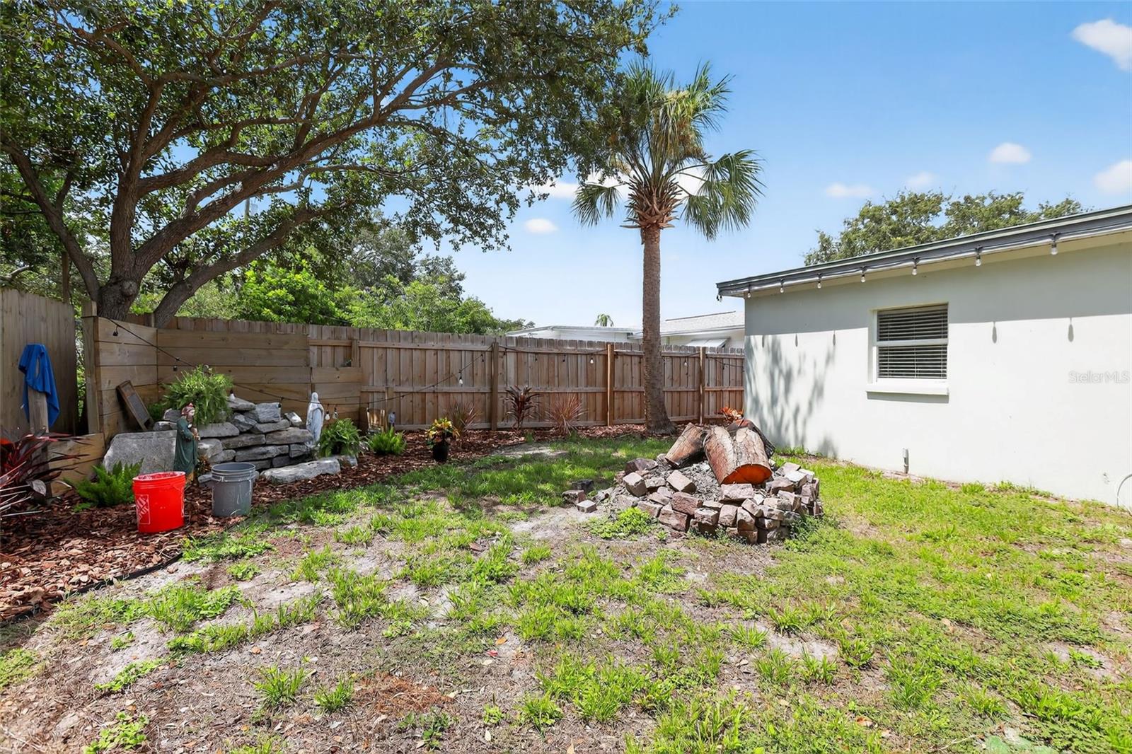 Image 28 of 30 For 10898 103rd Avenue