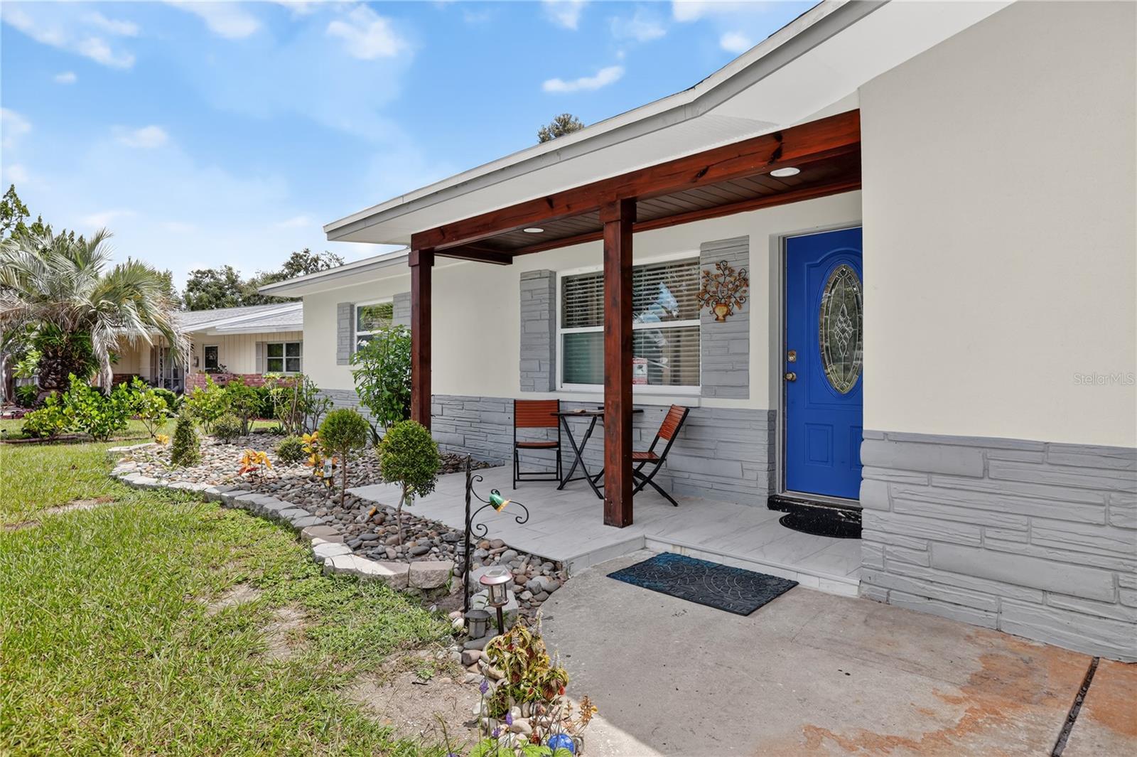 Image 3 of 30 For 10898 103rd Avenue