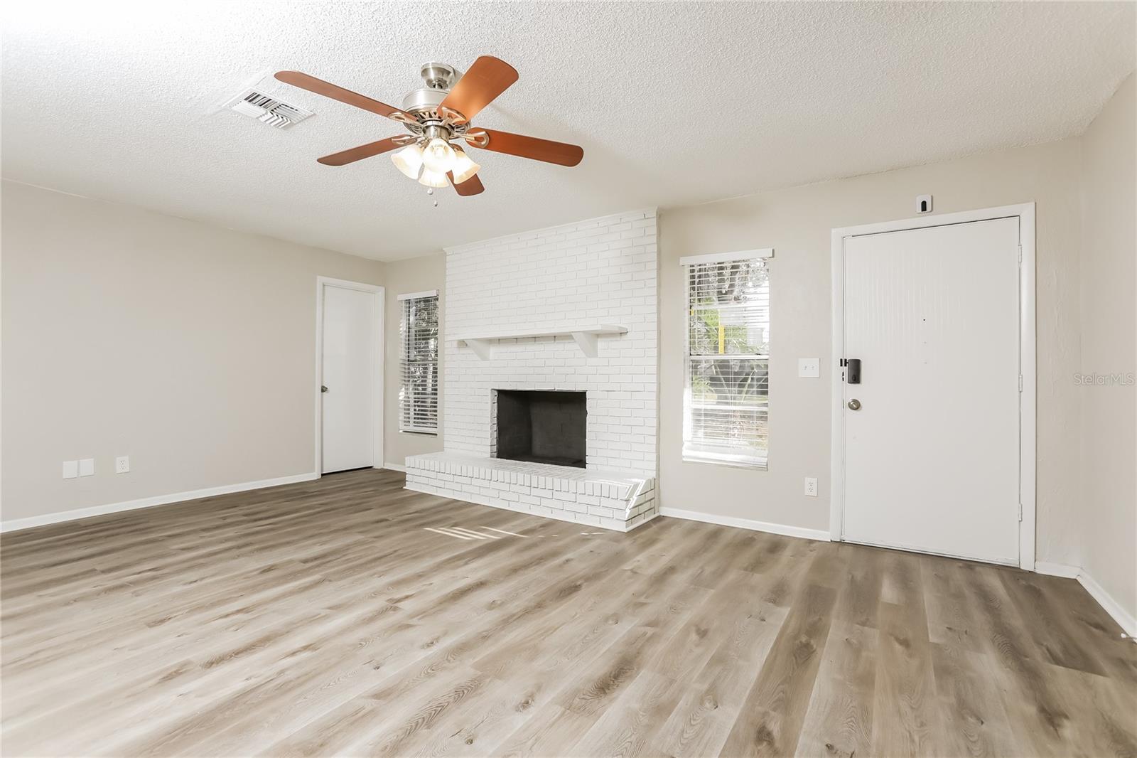 Image 2 of 16 For 1770 Oak Street