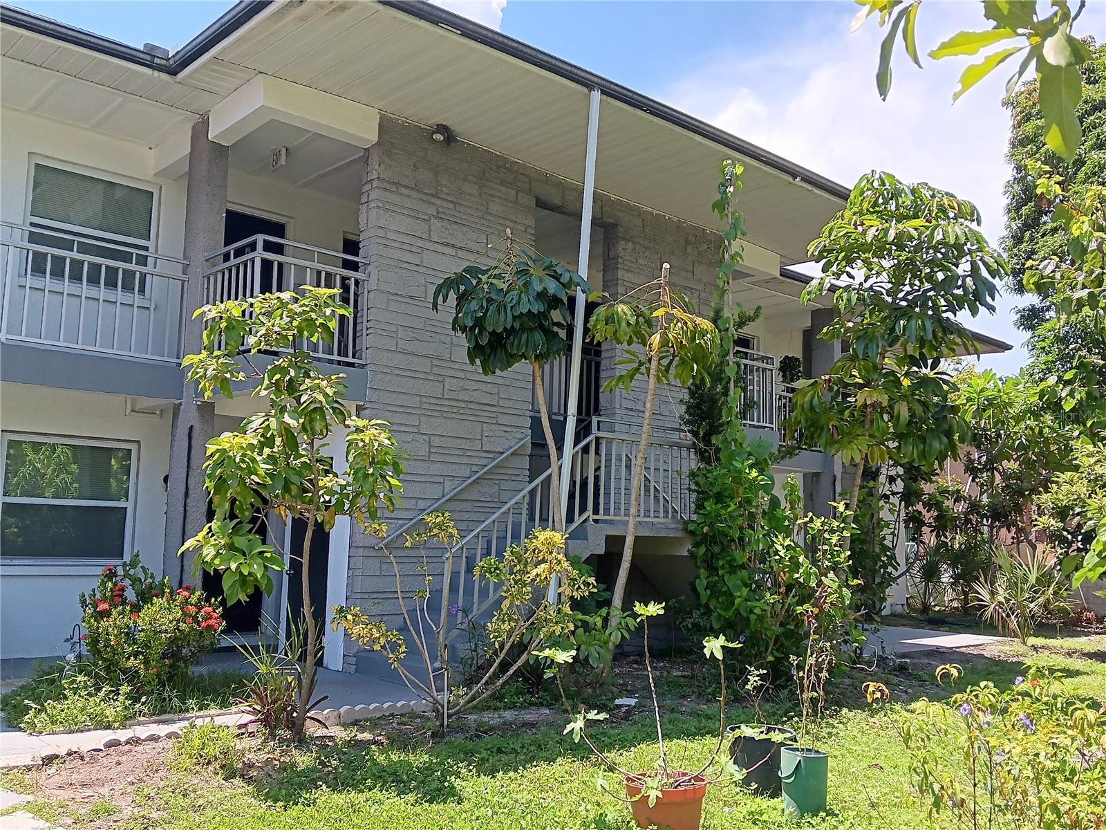 Details for 116 Jefferson Circle N 11, ST PETERSBURG, FL 33703