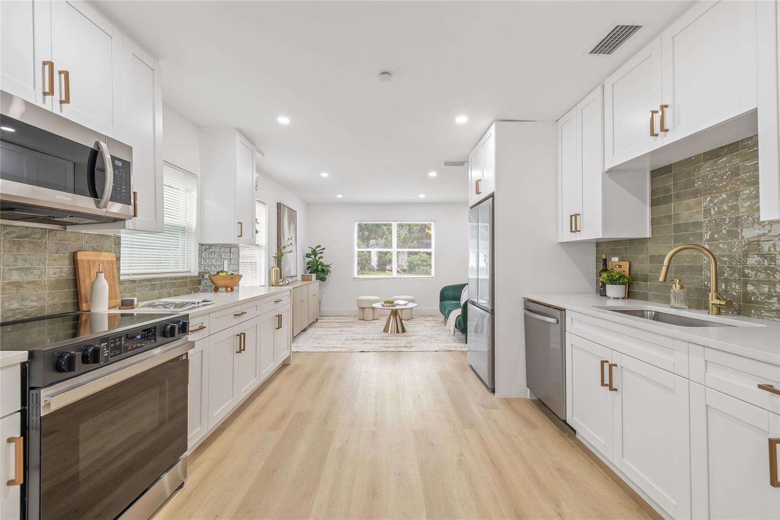Image 11 of 34 For 4355 3rd Avenue N